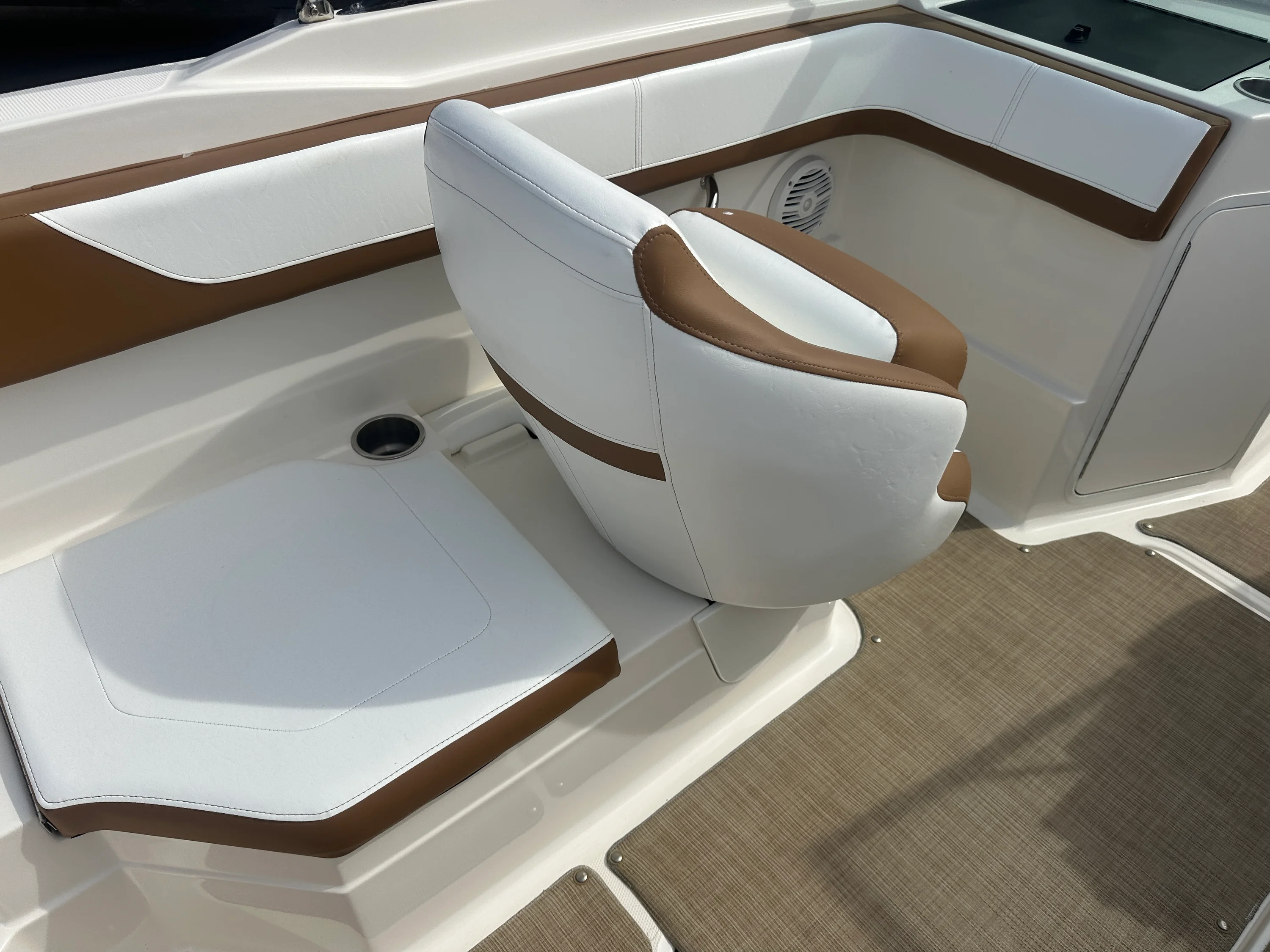 2018 Sea Ray 210 SPX OB Image Thumbnail #32