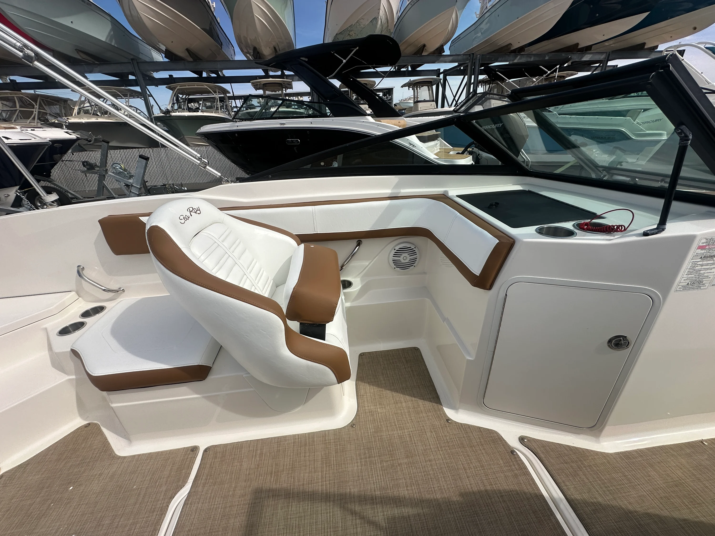2018 Sea Ray 210 SPX OB Image Thumbnail #24