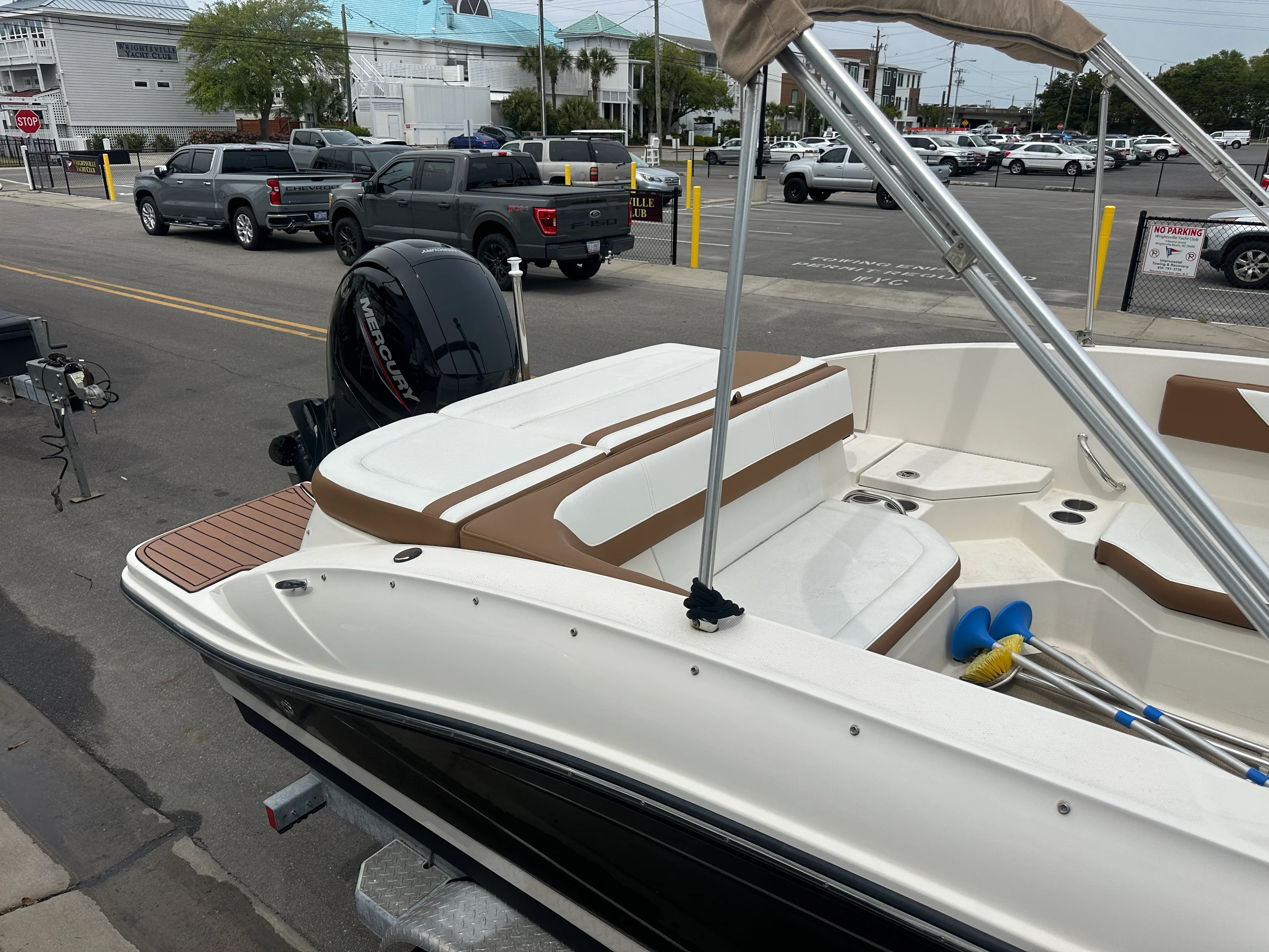 2018 Sea Ray 210 SPX OB Image Thumbnail #9
