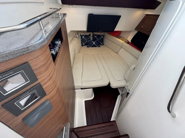 2021 Boston Whaler 350 REALM Image Thumbnail #15