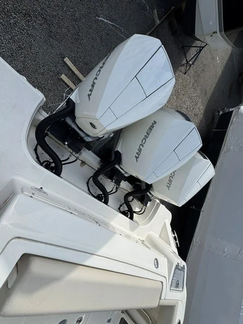 2021 Boston Whaler 350 REALM Image Thumbnail #3