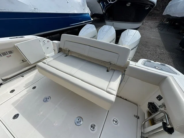 2021 Boston Whaler 350 REALM Image Thumbnail #6