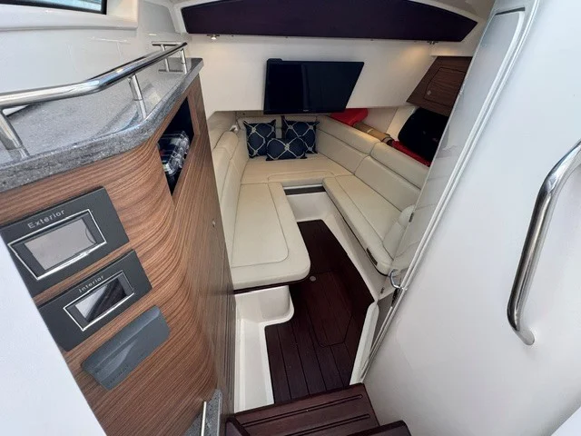 2021 Boston Whaler 350 REALM Image Thumbnail #14