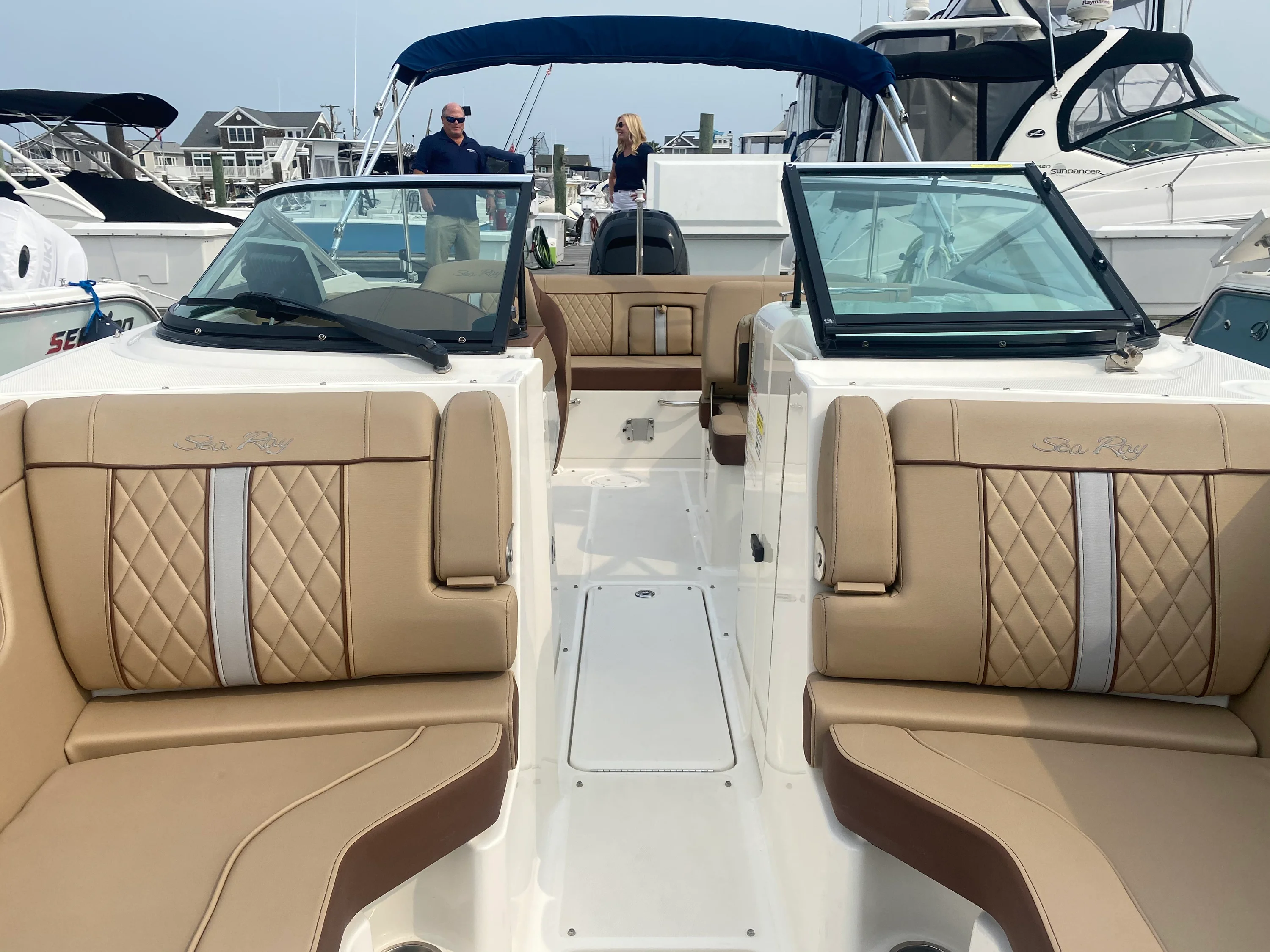2016 Sea Ray 240 Sundeck Outboard Image Thumbnail #8