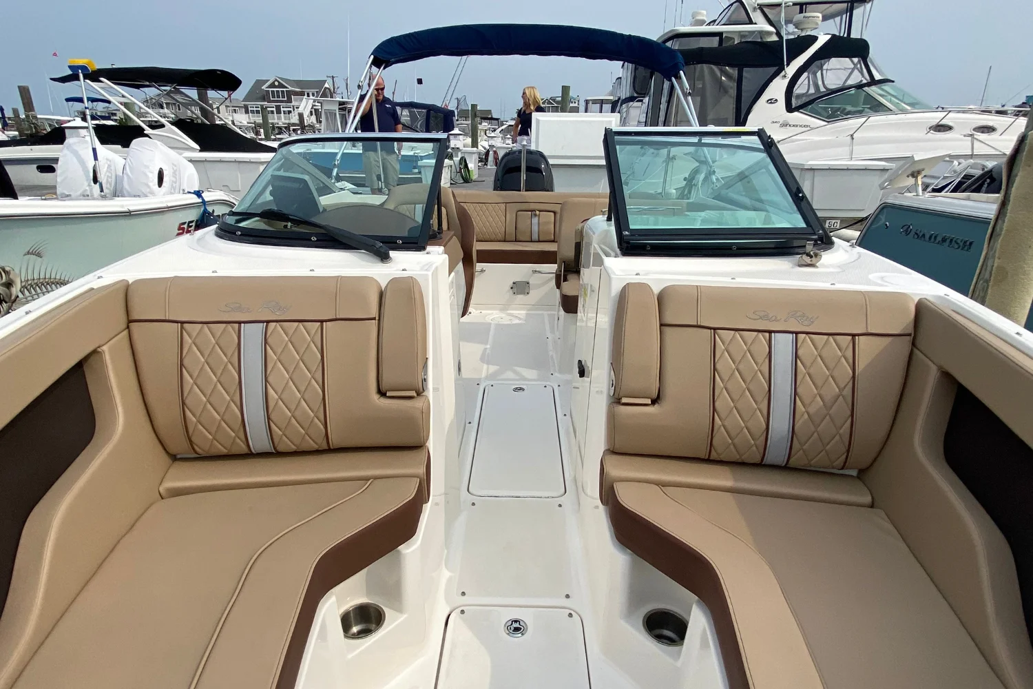 2016 Sea Ray 240 Sundeck Outboard Image Thumbnail #5