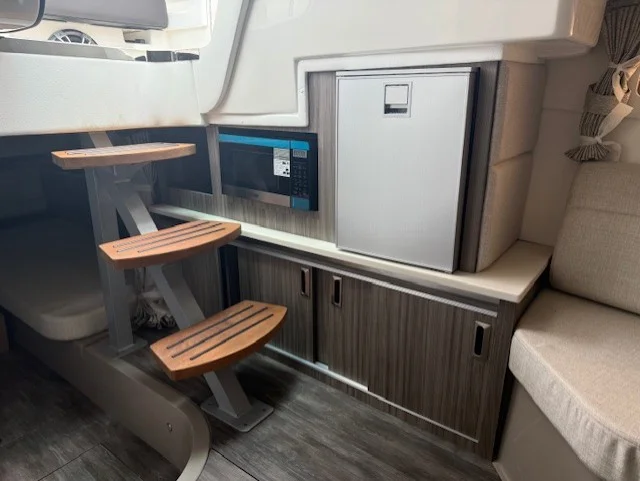 2026 Sea Ray Sundancer 320 Image Thumbnail #12