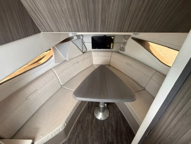 2026 Sea Ray Sundancer 320 Image Thumbnail #11