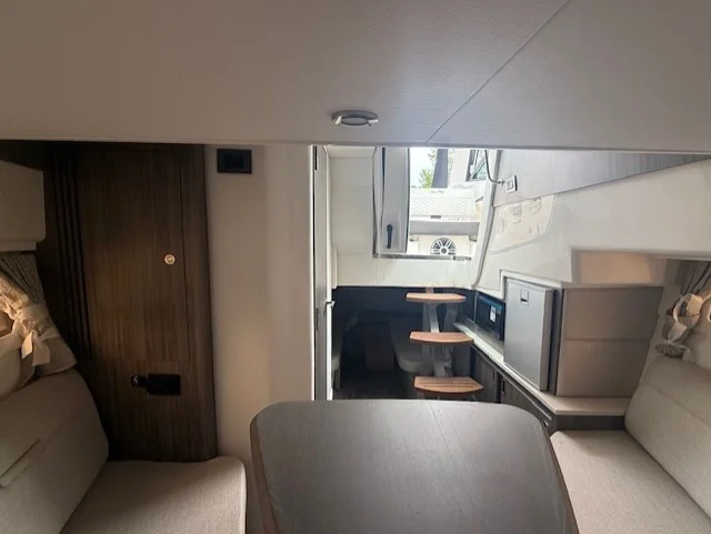 2026 Sea Ray Sundancer 320 Image Thumbnail #13