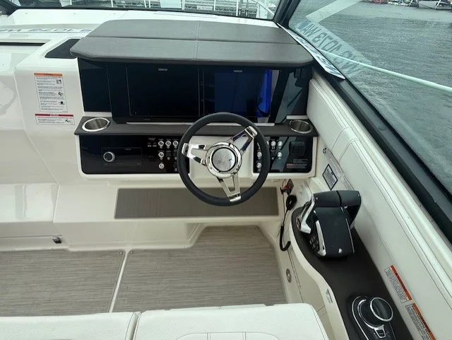 2026 Sea Ray Sundancer 320 Image Thumbnail #9