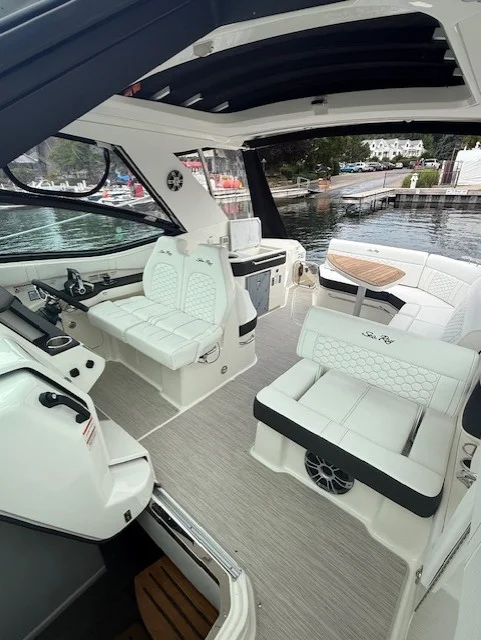 2026 Sea Ray Sundancer 320 Image Thumbnail #5