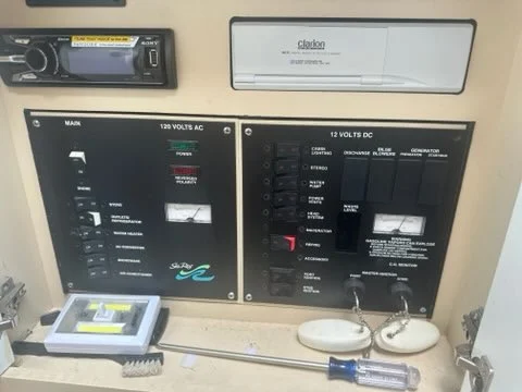 1998 Sea Ray 310 SUNDANCER Image Thumbnail #8