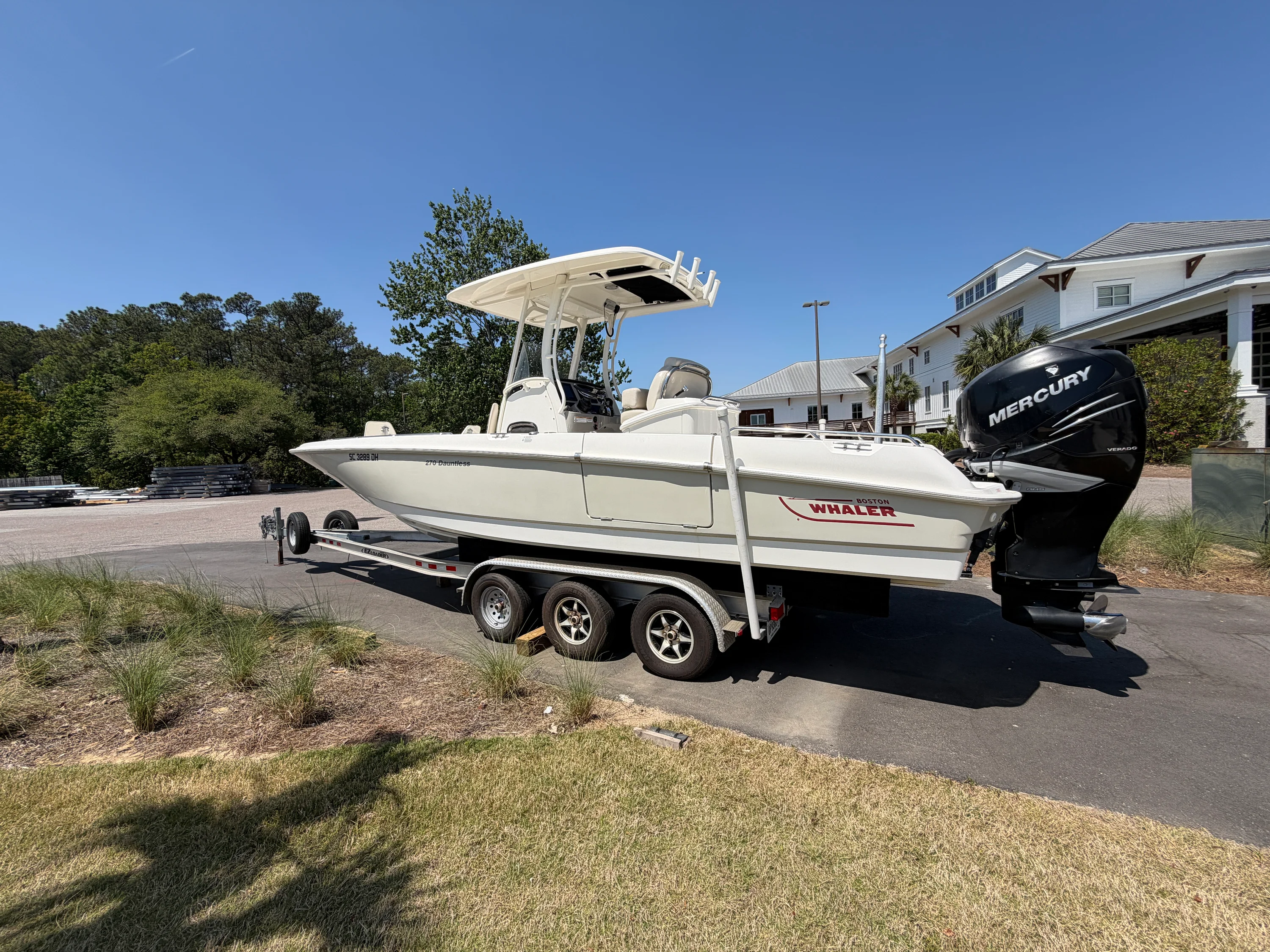 2017 Boston Whaler 270 DAUNTLESS Image Thumbnail #0