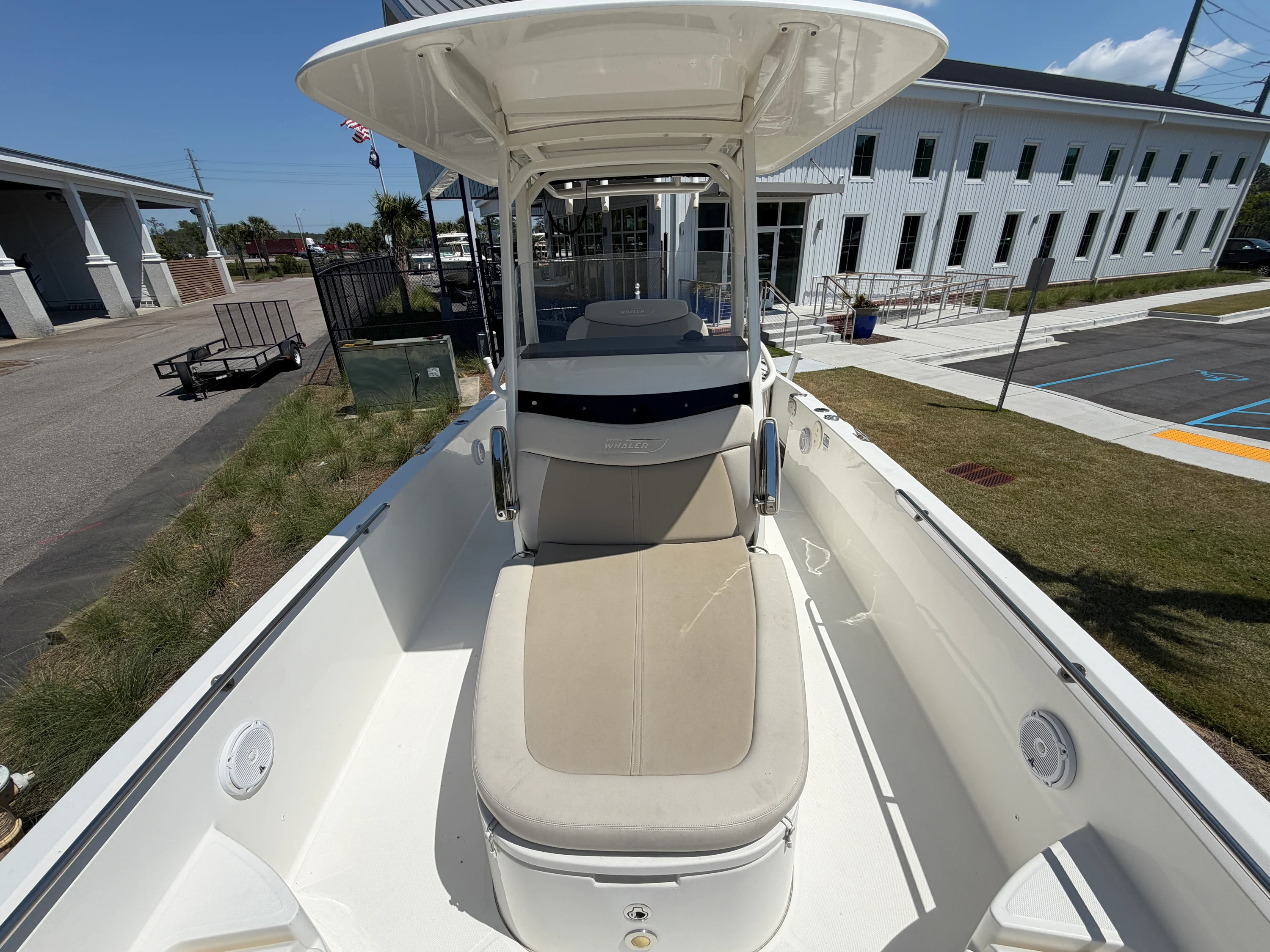 2017 Boston Whaler 270 DAUNTLESS Image Thumbnail #28