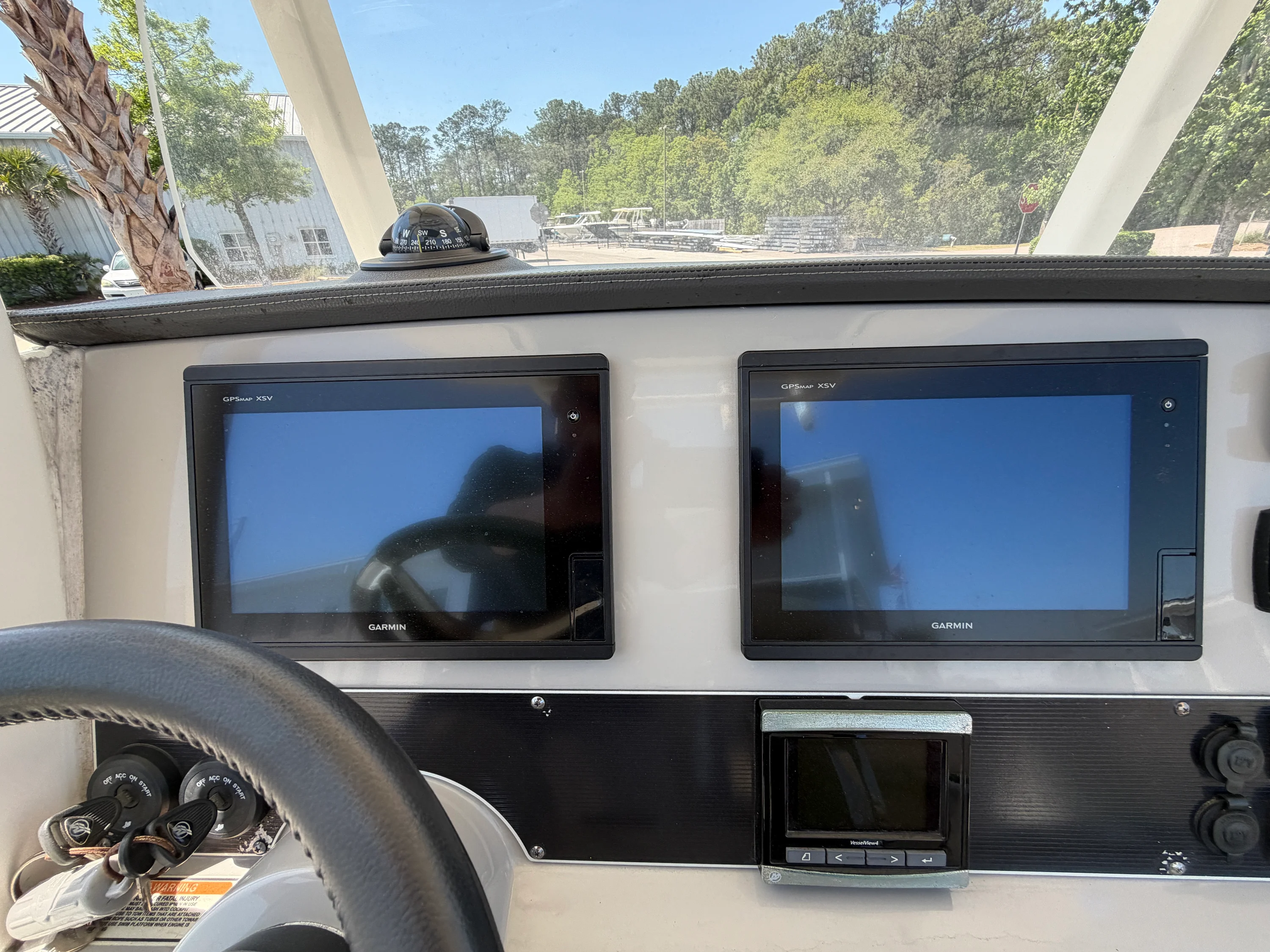 2017 Boston Whaler 270 DAUNTLESS Image Thumbnail #16