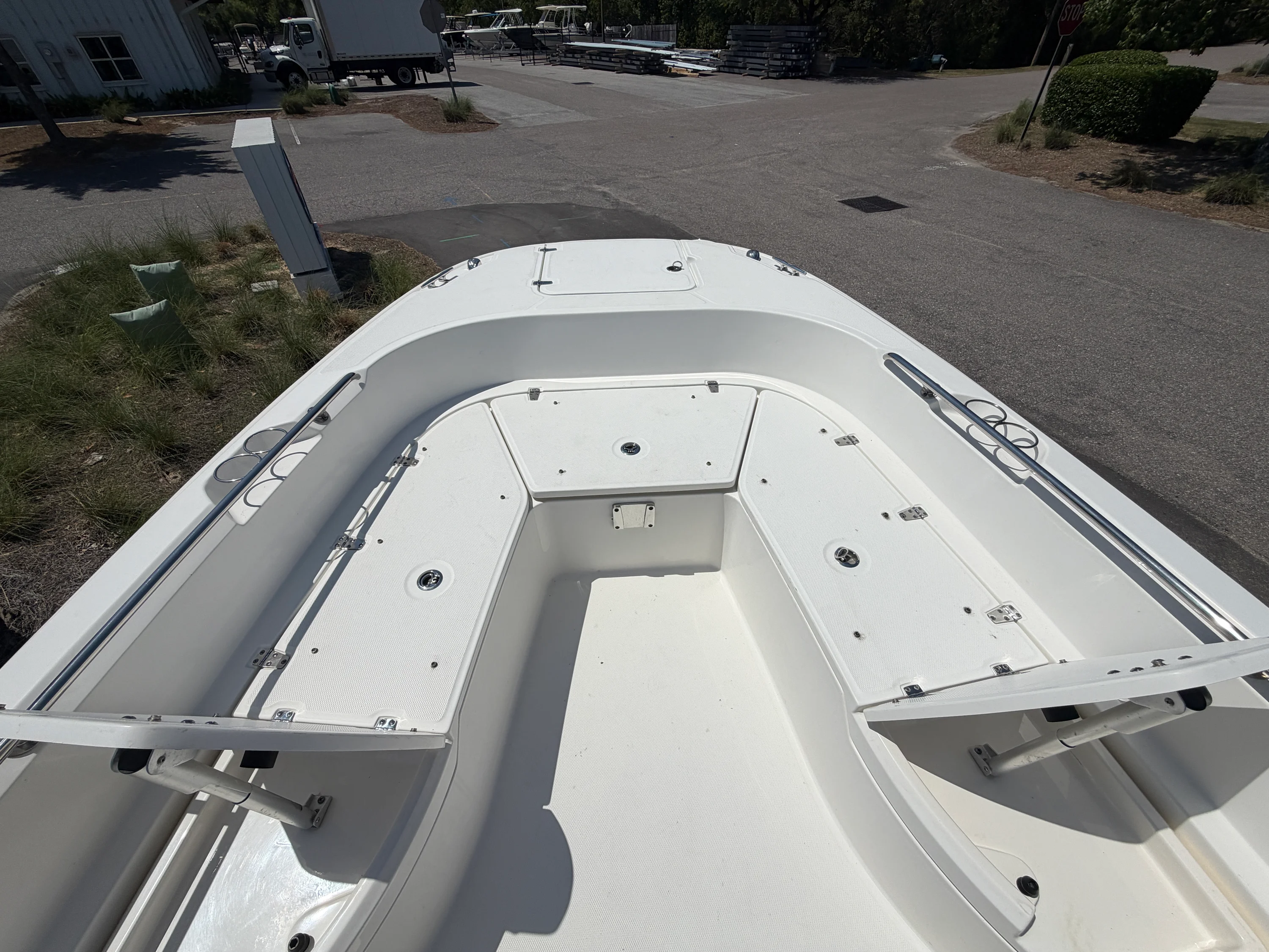 2017 Boston Whaler 270 DAUNTLESS Image Thumbnail #29