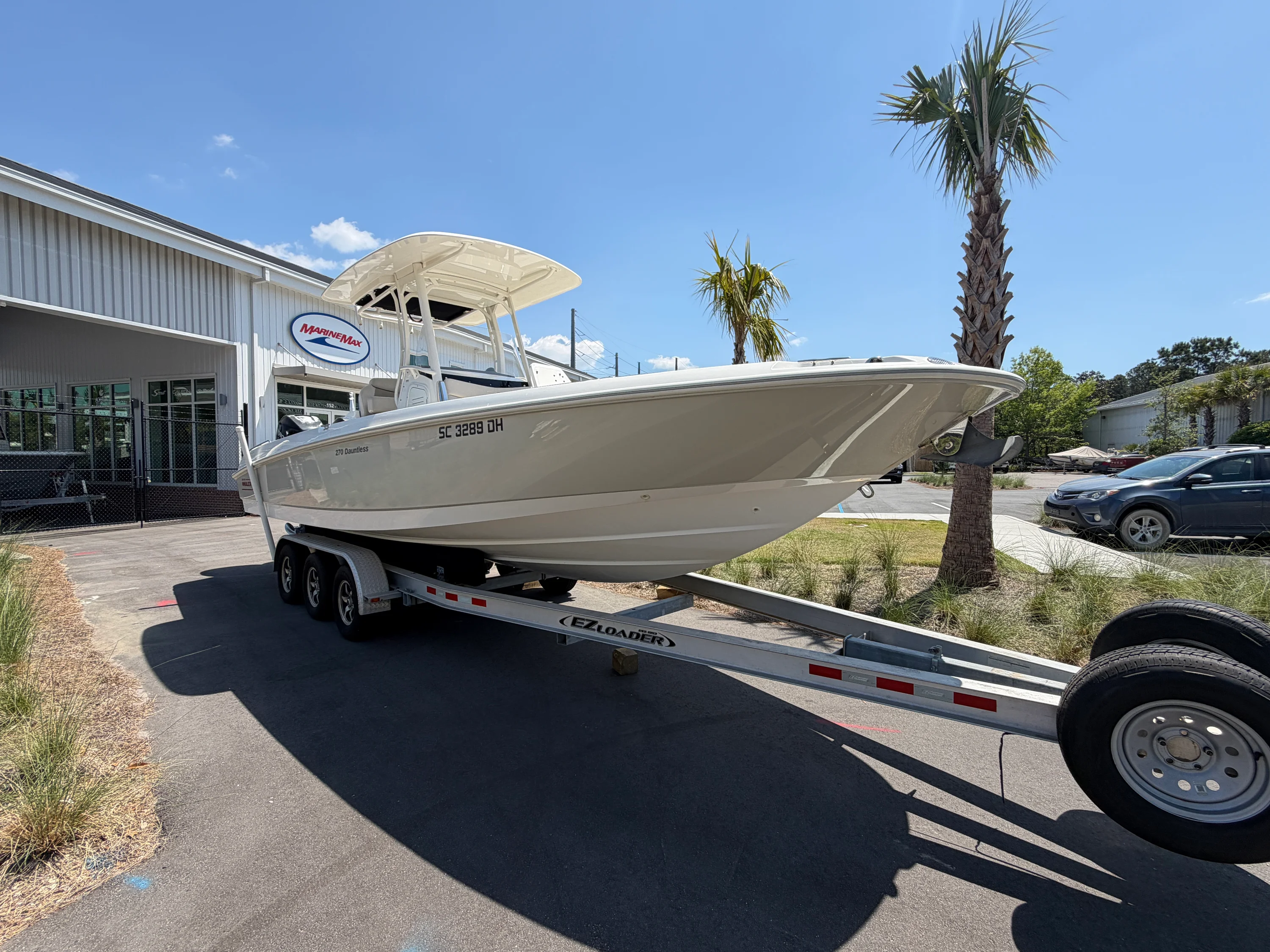 2017 Boston Whaler 270 DAUNTLESS Image Thumbnail #2