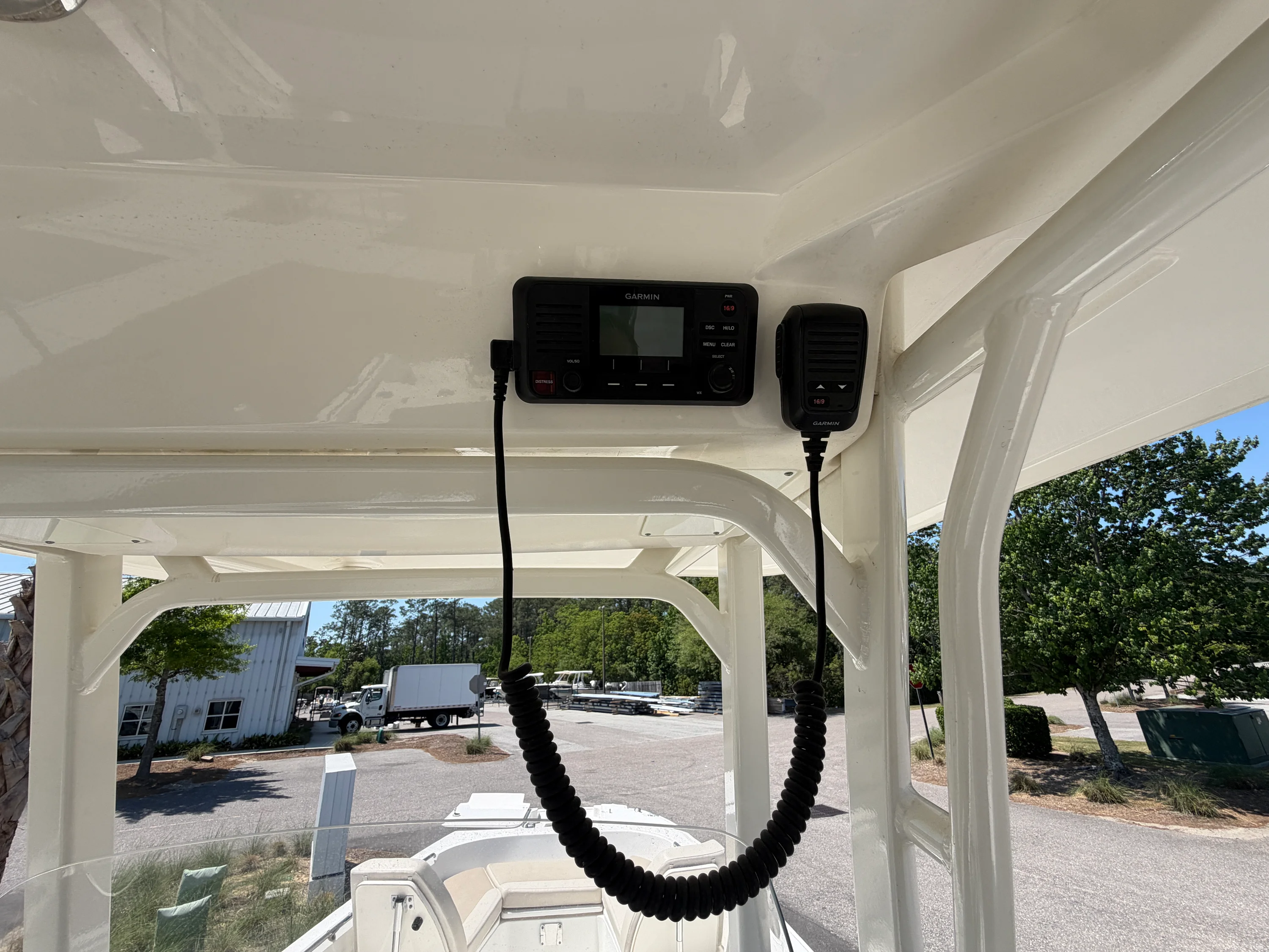 2017 Boston Whaler 270 DAUNTLESS Image Thumbnail #18