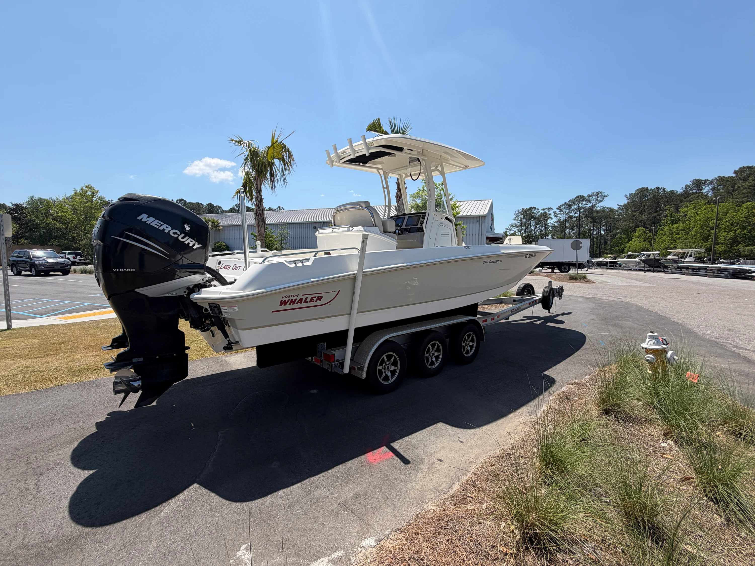 2017 Boston Whaler 270 DAUNTLESS Image Thumbnail #3