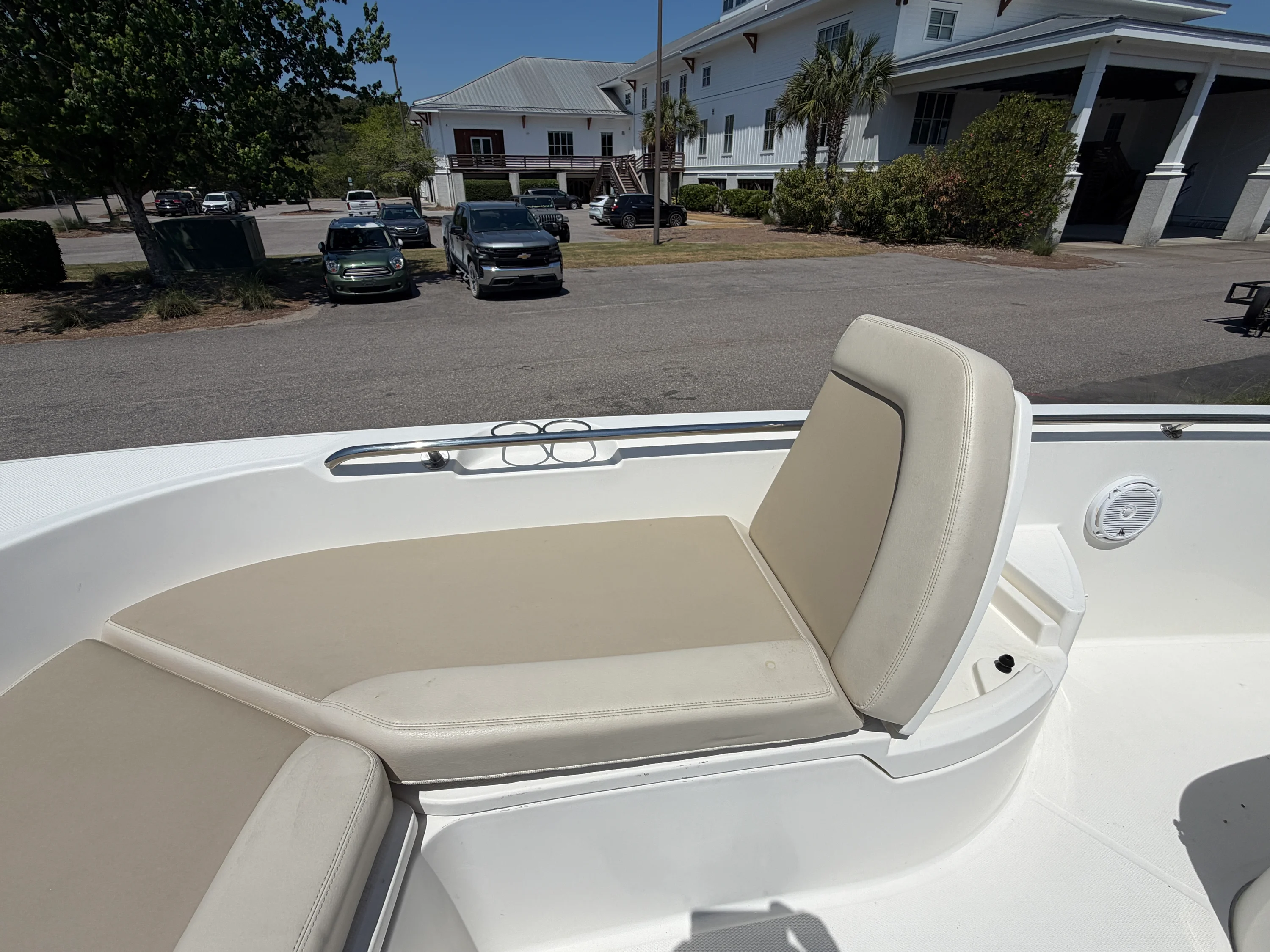 2017 Boston Whaler 270 DAUNTLESS Image Thumbnail #23