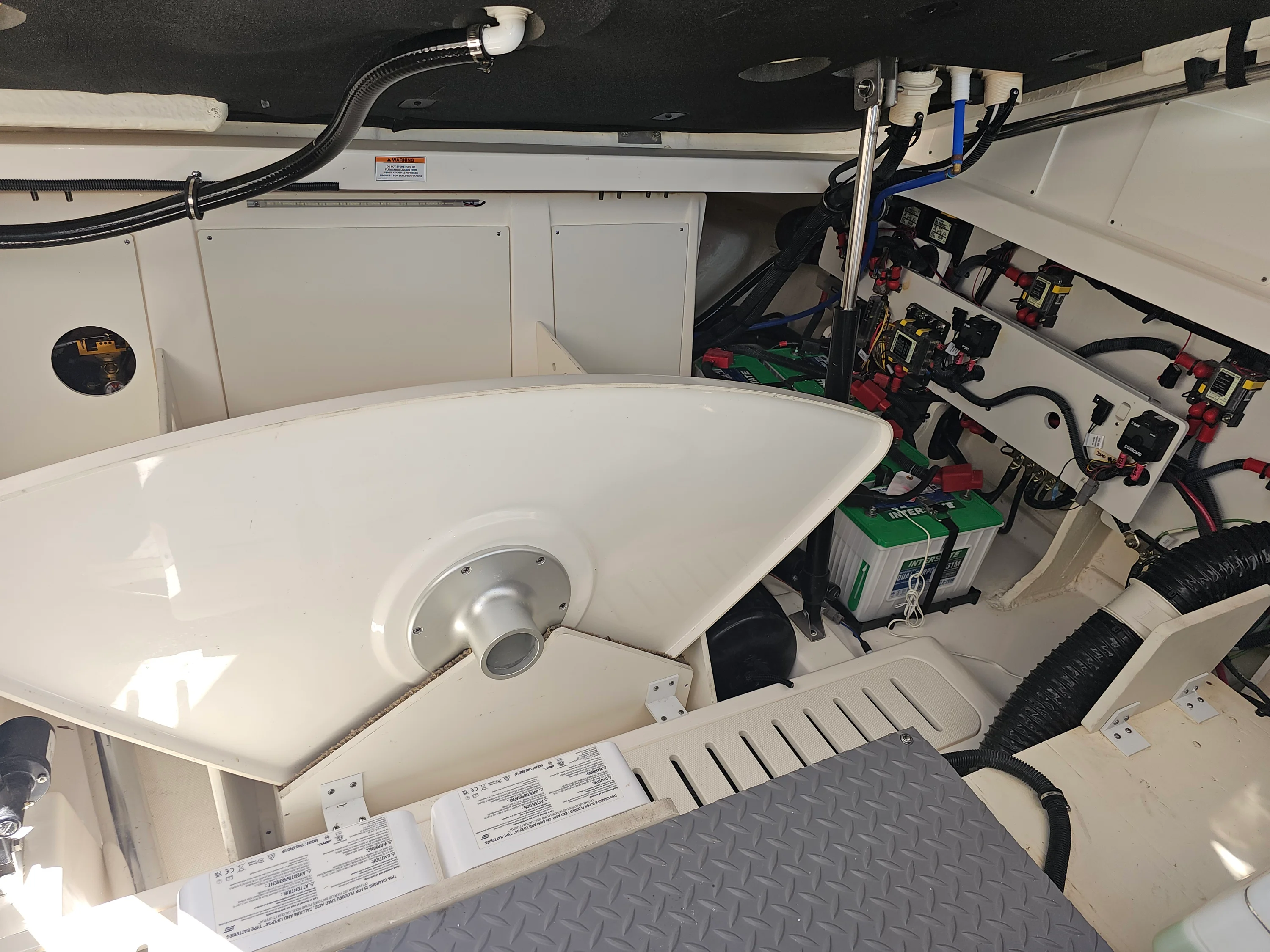 2024 Sea Ray SUNDANCER 320 OB Image Thumbnail #36