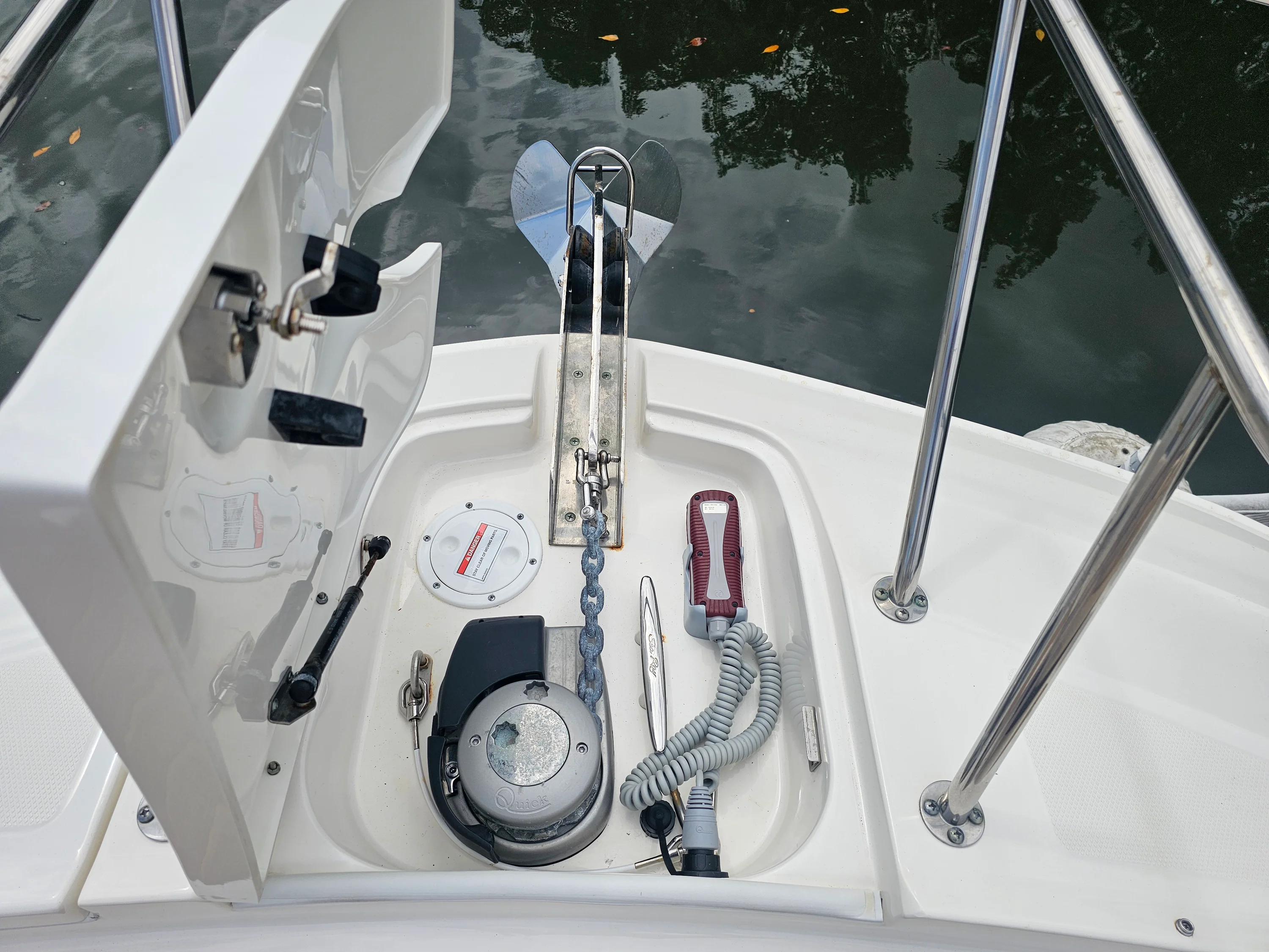 2024 Sea Ray SUNDANCER 320 OB Image Thumbnail #10