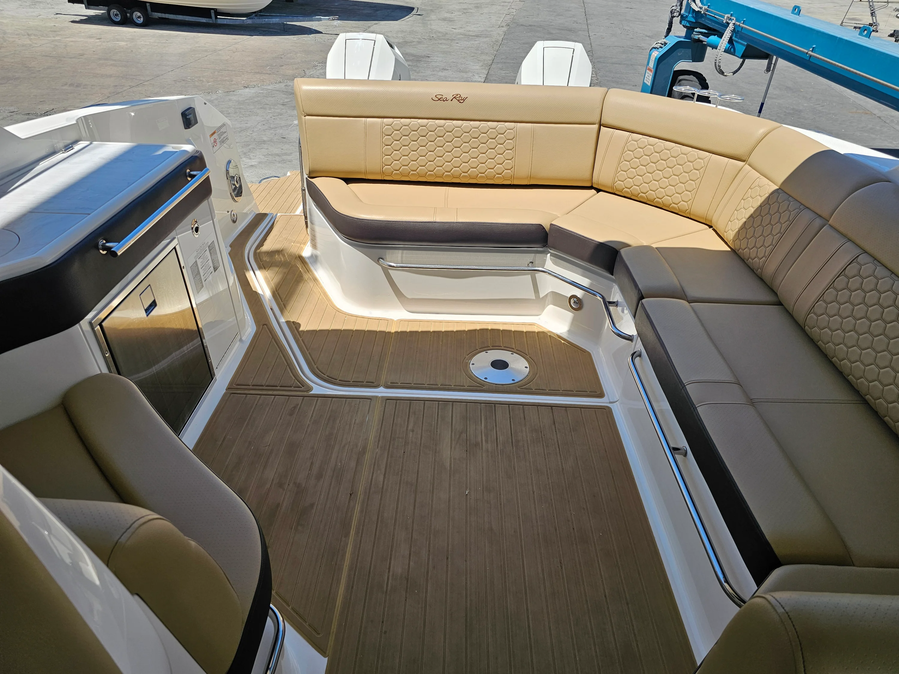 2024 Sea Ray SUNDANCER 320 OB Image Thumbnail #20