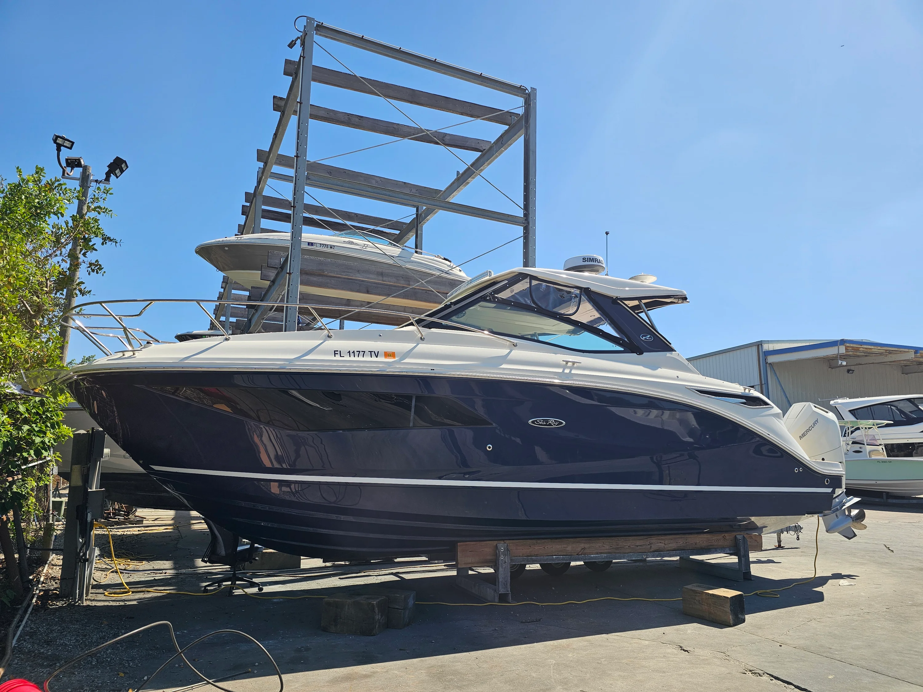 2024 Sea Ray SUNDANCER 320 OB Image Thumbnail #7