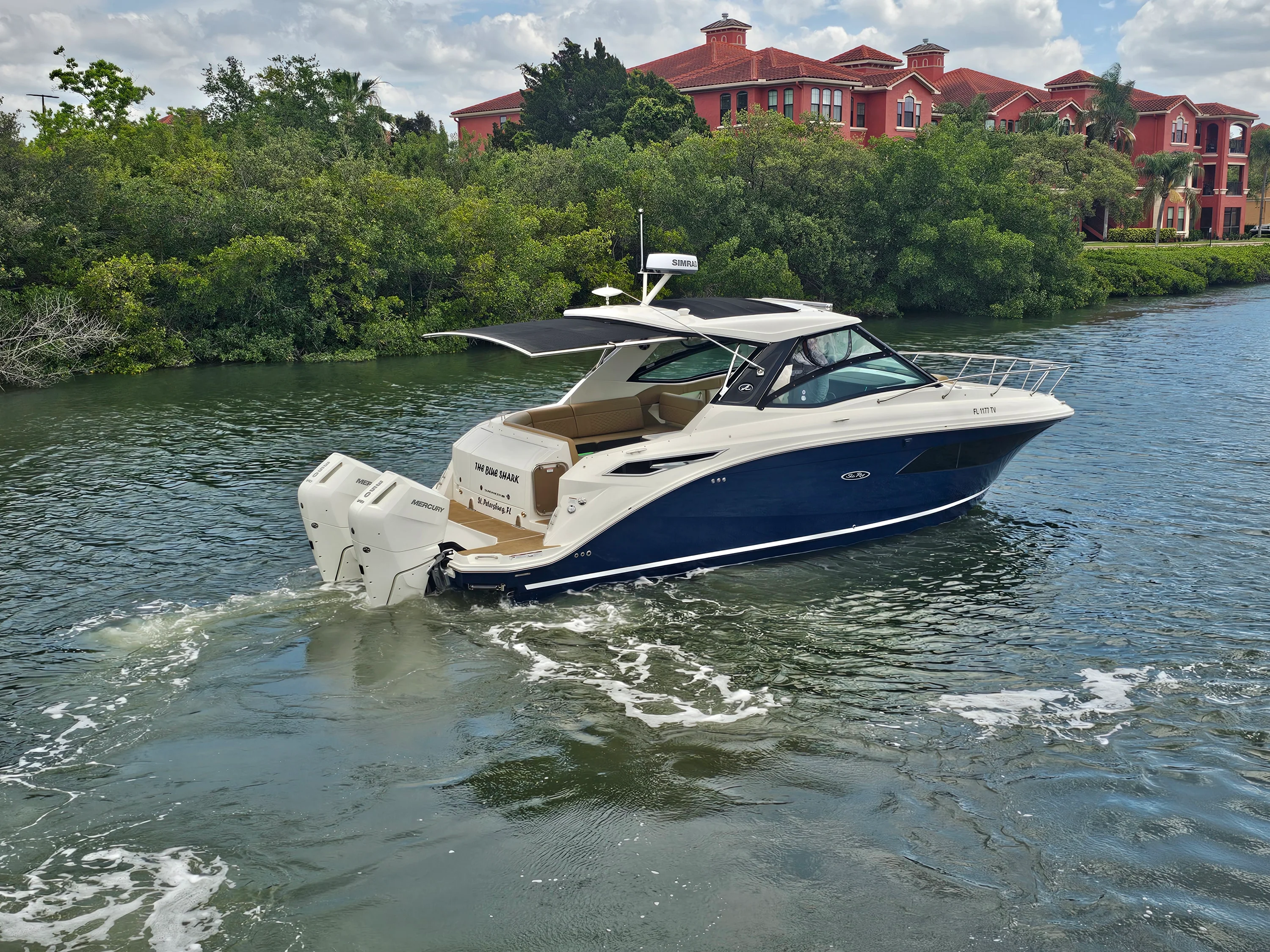 2024 Sea Ray SUNDANCER 320 OB Image Thumbnail #3