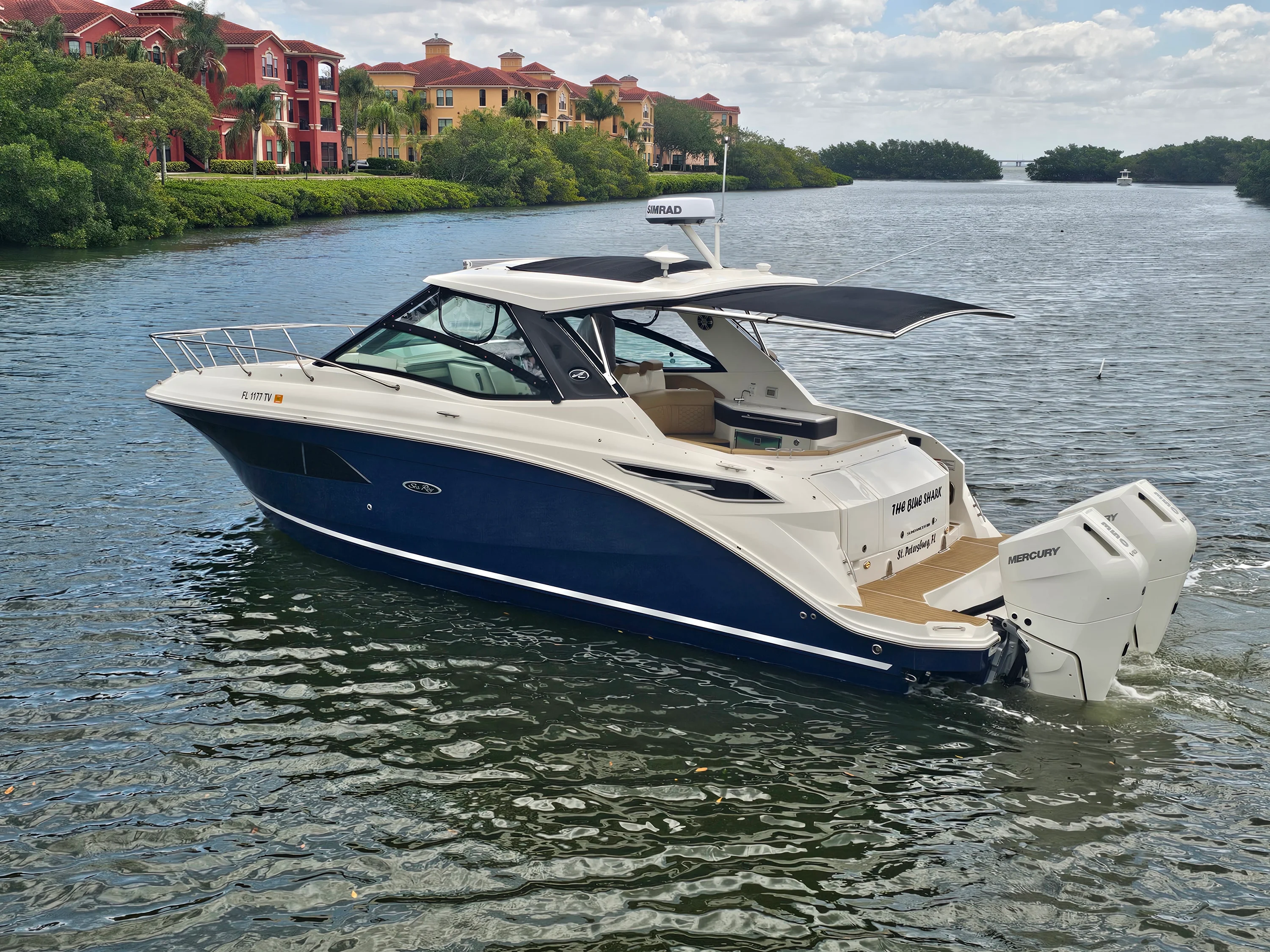 2024 Sea Ray SUNDANCER 320 OB Image Thumbnail #2