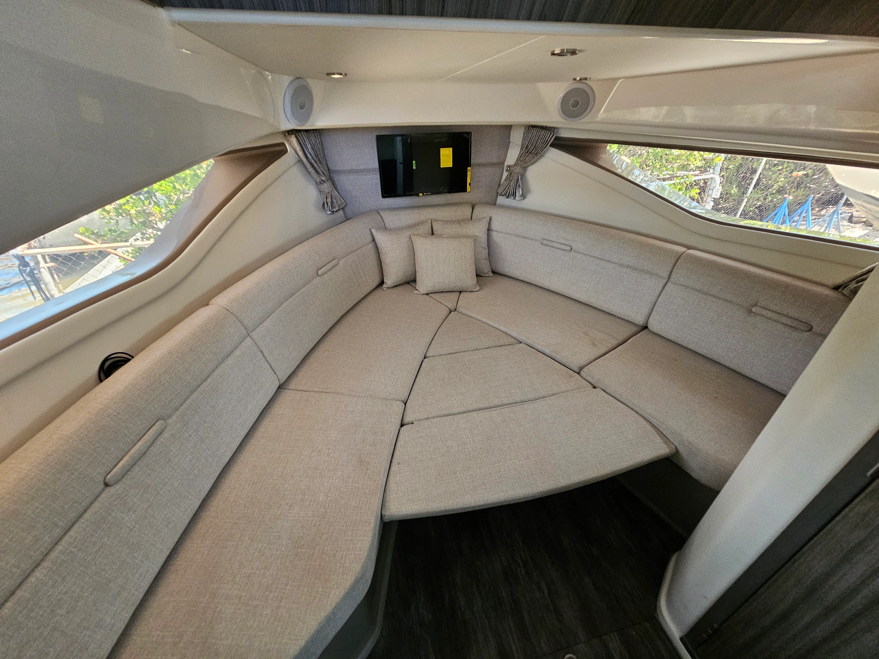 2024 Sea Ray SUNDANCER 320 OB Image Thumbnail #27