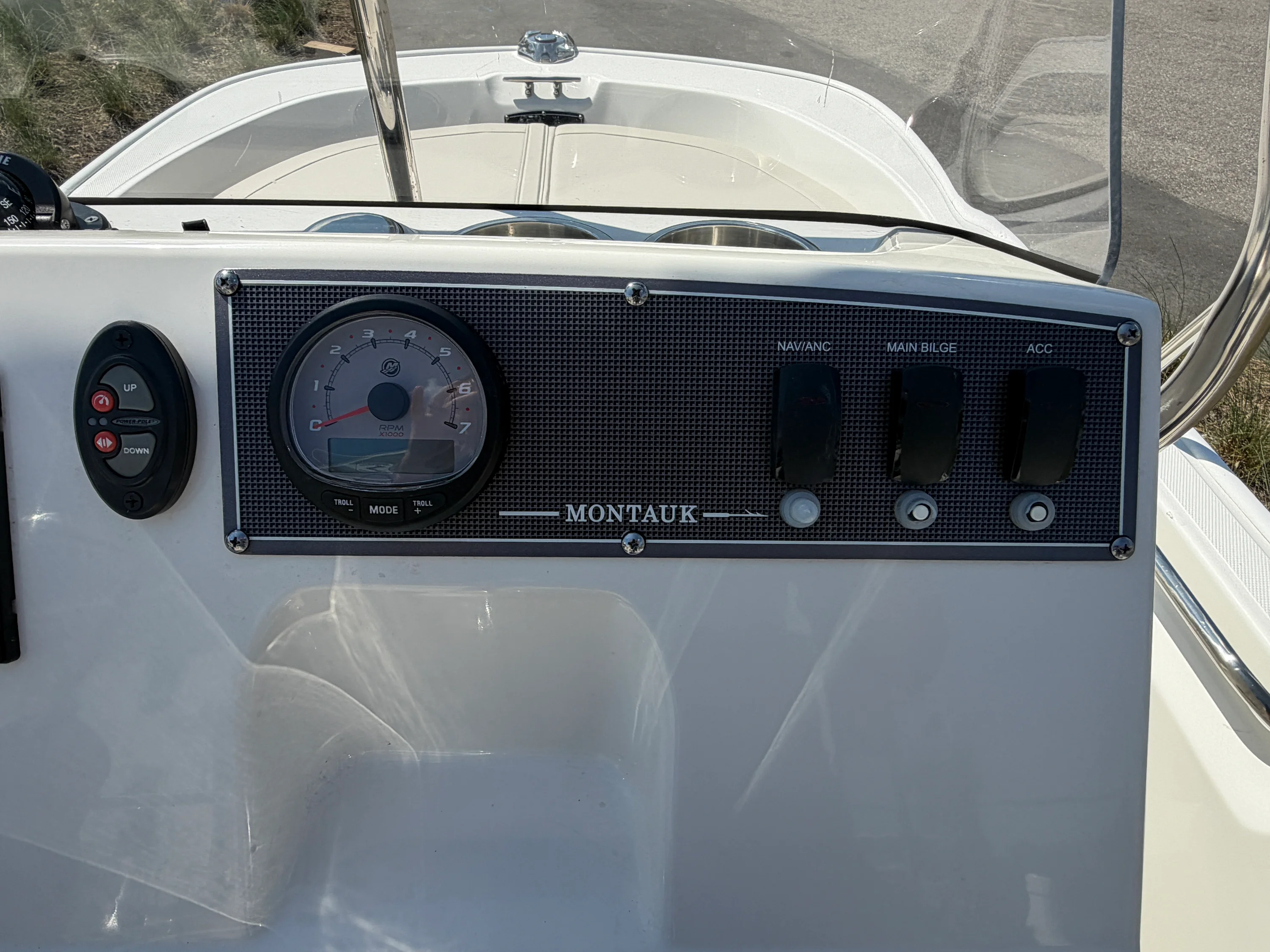 2024 Boston Whaler 150 MONTAUK Image Thumbnail #8