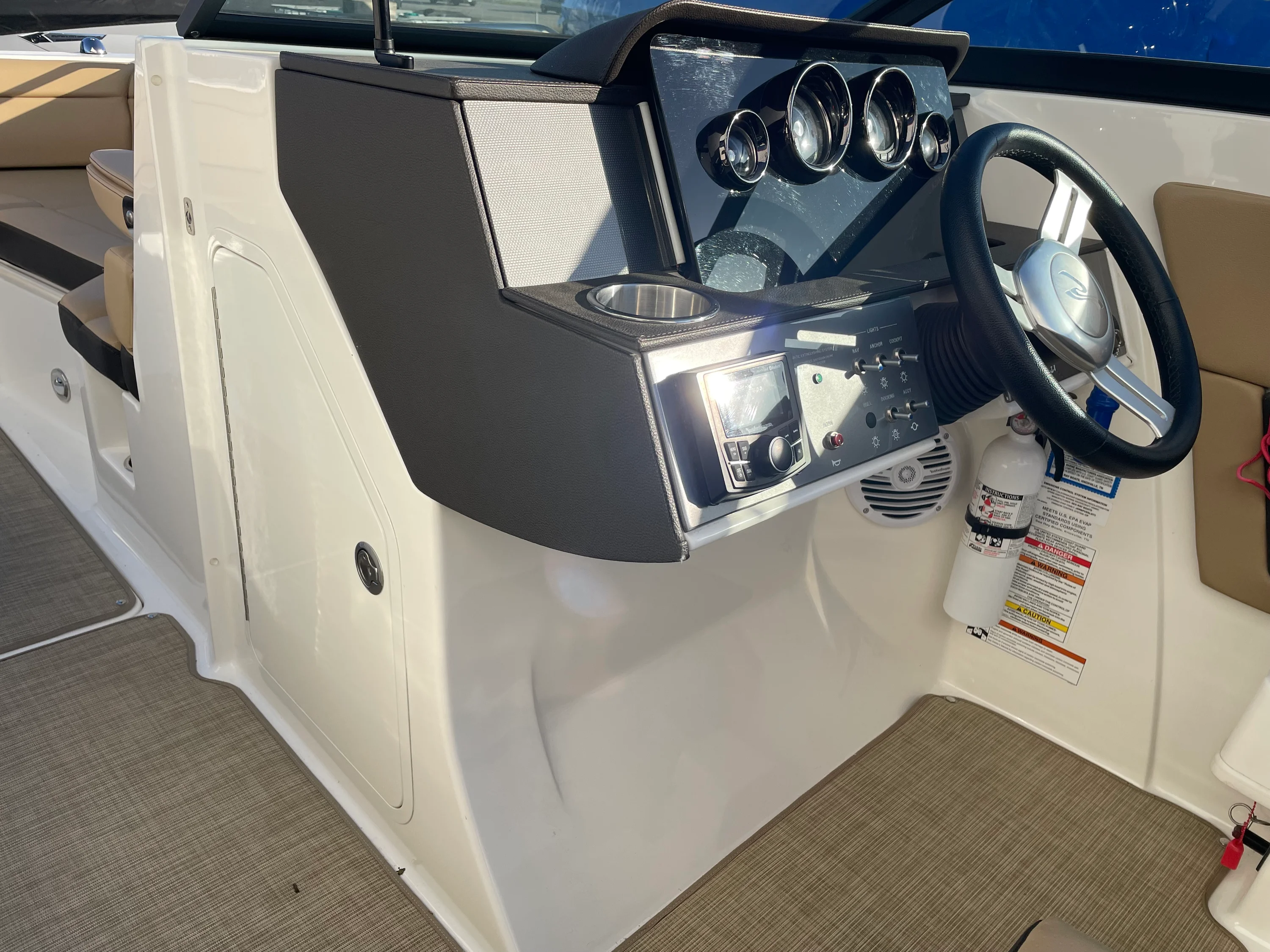 2018 Sea Ray 270 SUNDECK Image Thumbnail #11