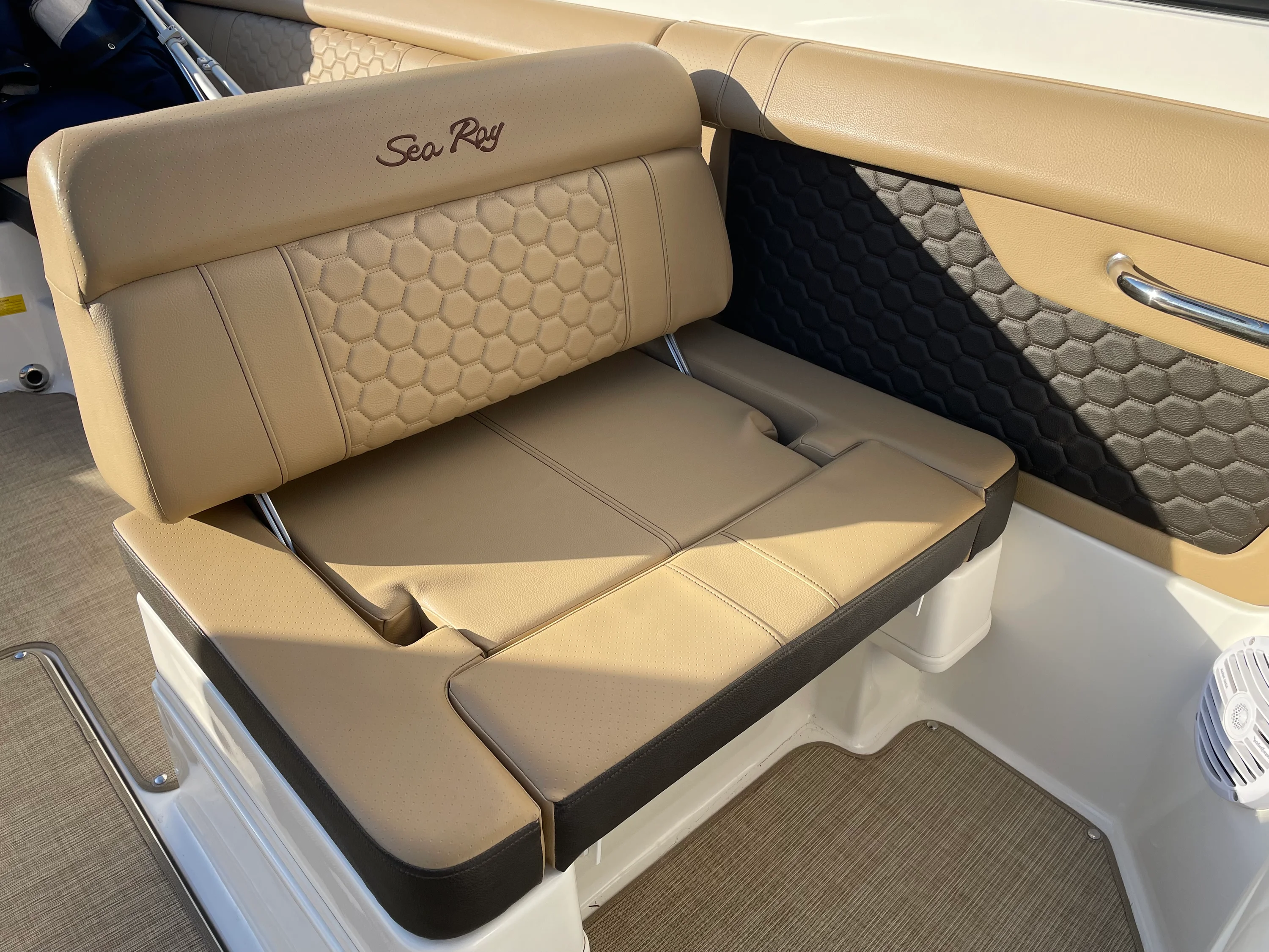 2018 Sea Ray 270 SUNDECK Image Thumbnail #30