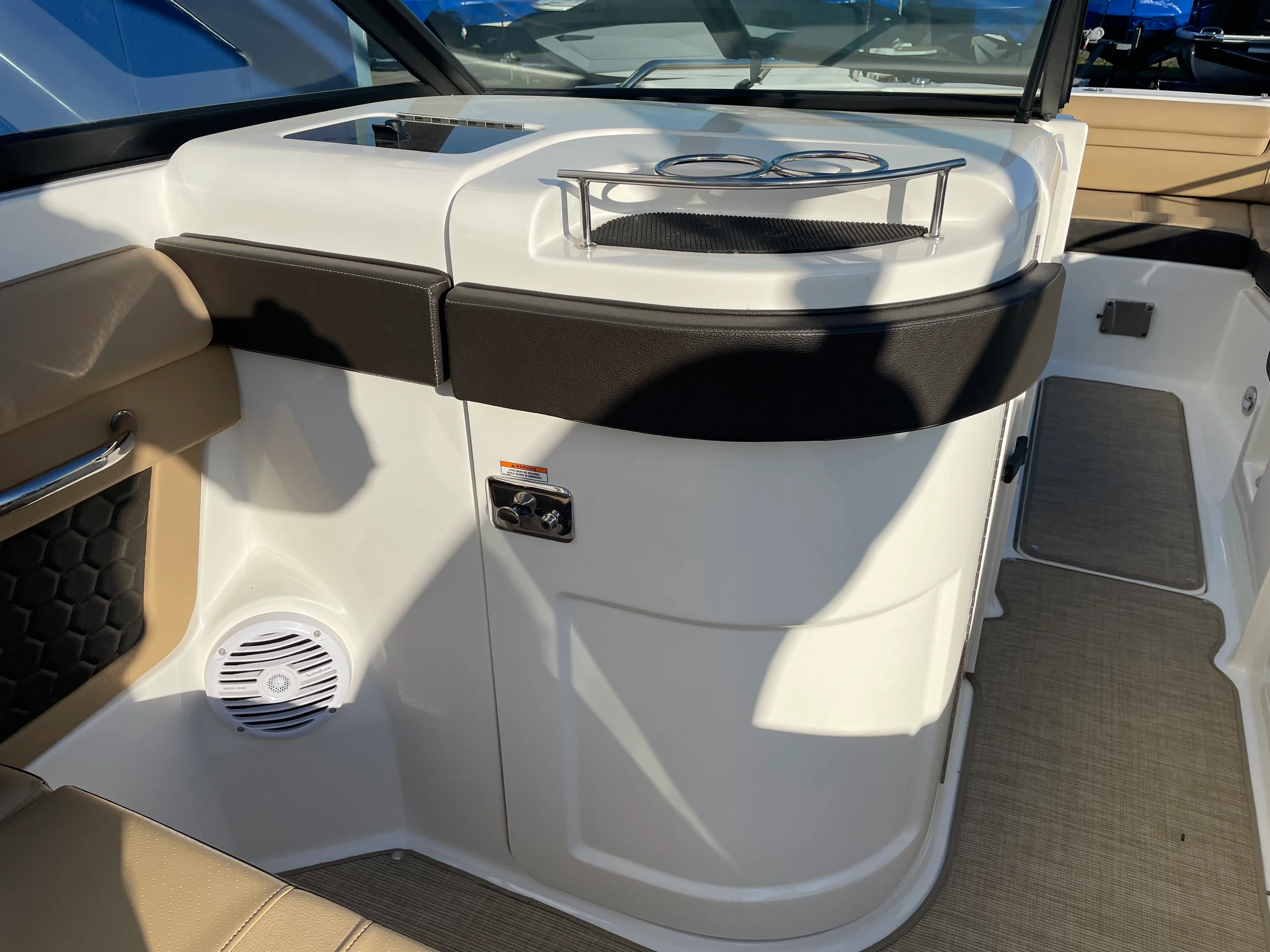 2018 Sea Ray 270 SUNDECK Image Thumbnail #33