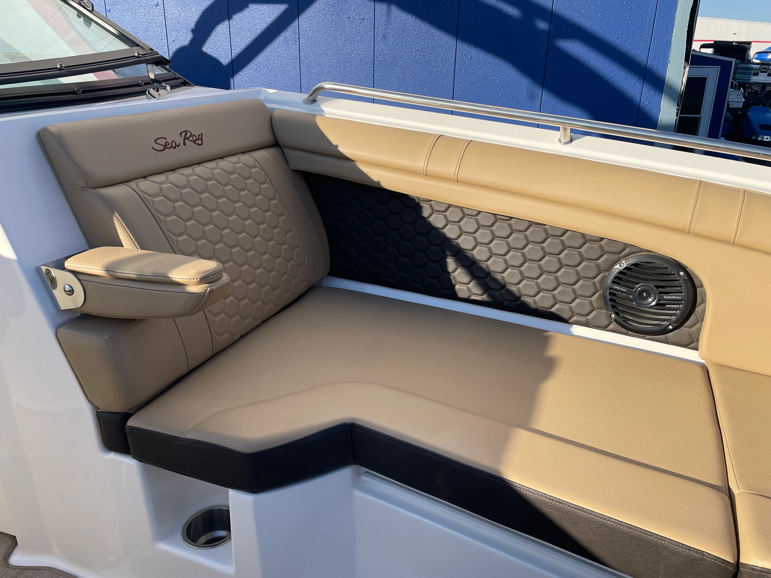 2018 Sea Ray 270 SUNDECK Image Thumbnail #4