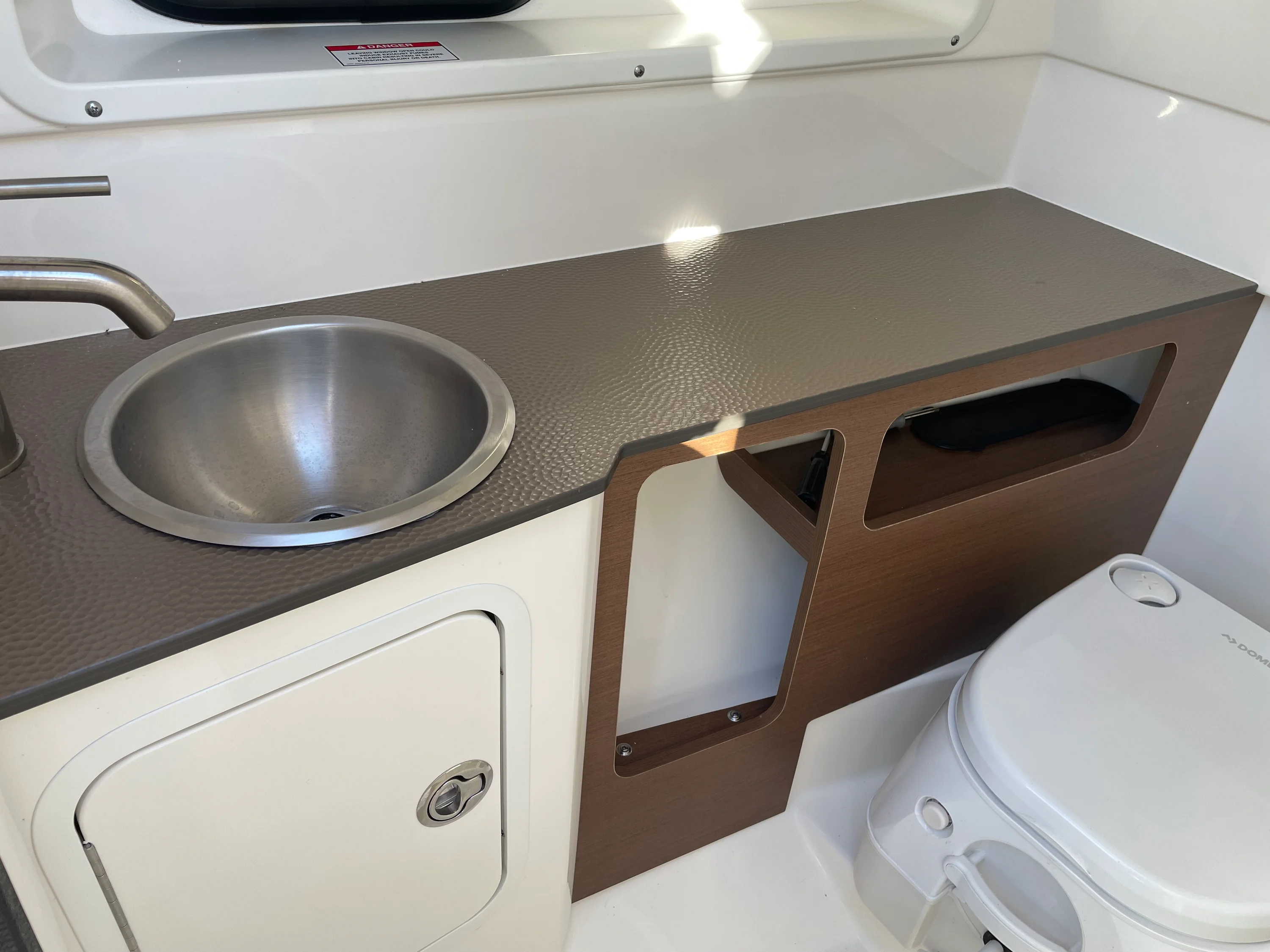 2018 Sea Ray 270 SUNDECK Image Thumbnail #36