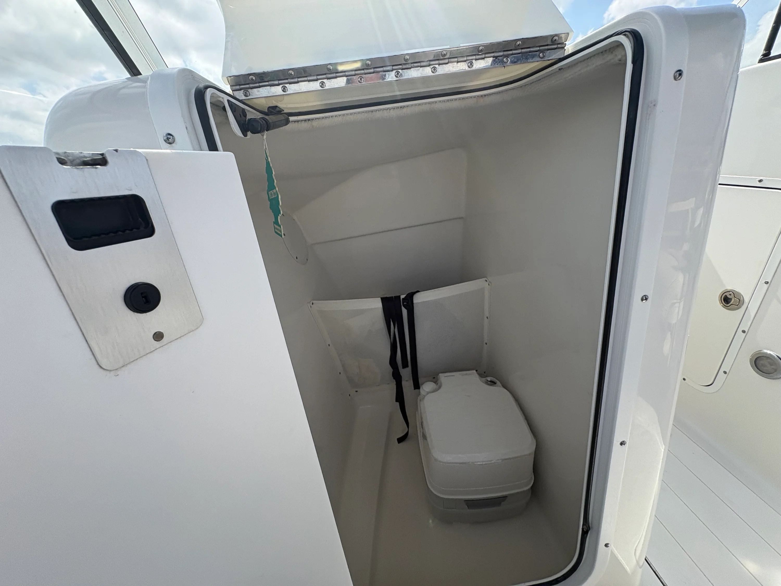 2013 Sea Hunt ESCAPE 234 LE Image Thumbnail #21