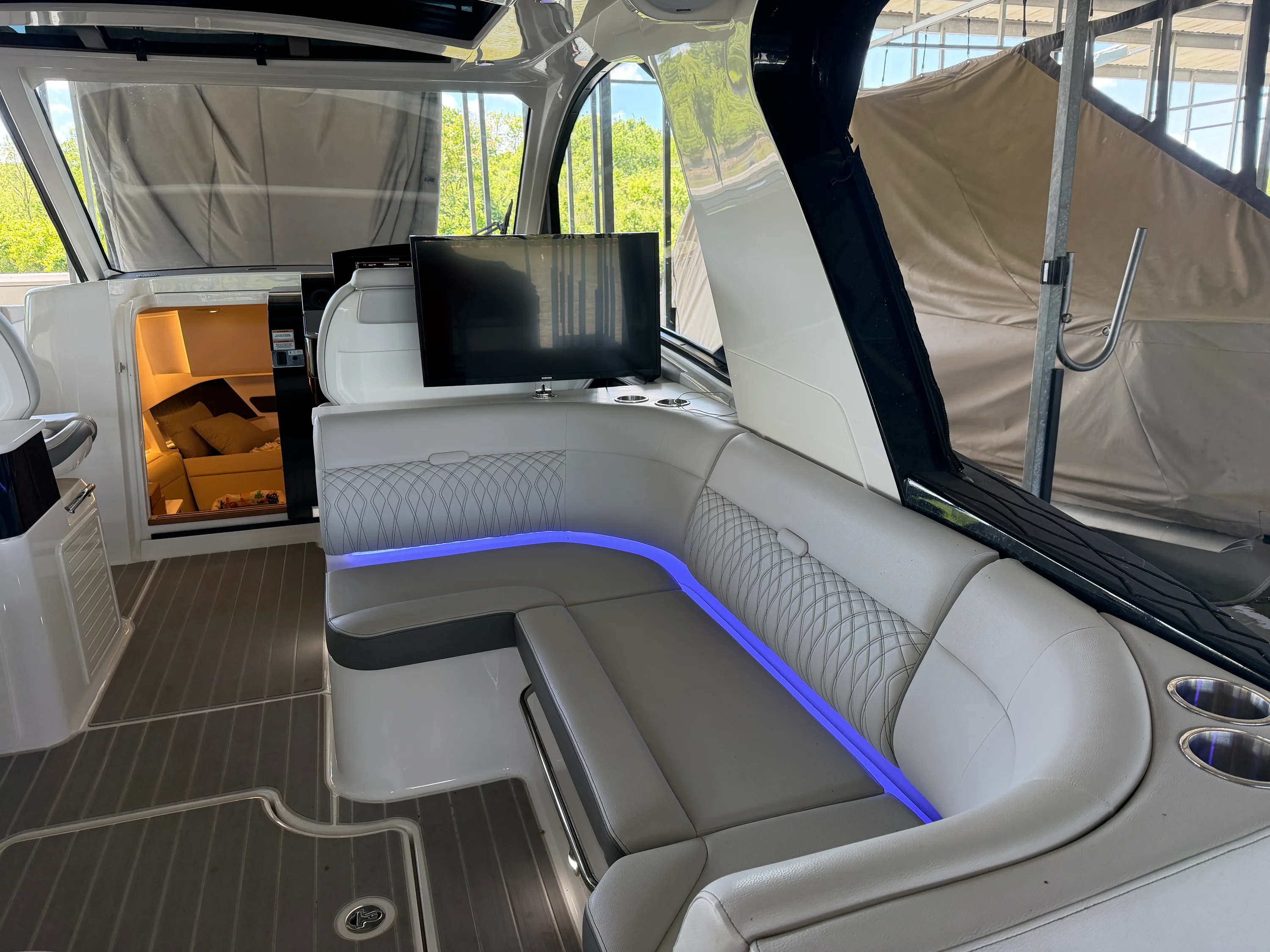 2023 Sea Ray 370 DA Image Thumbnail #6
