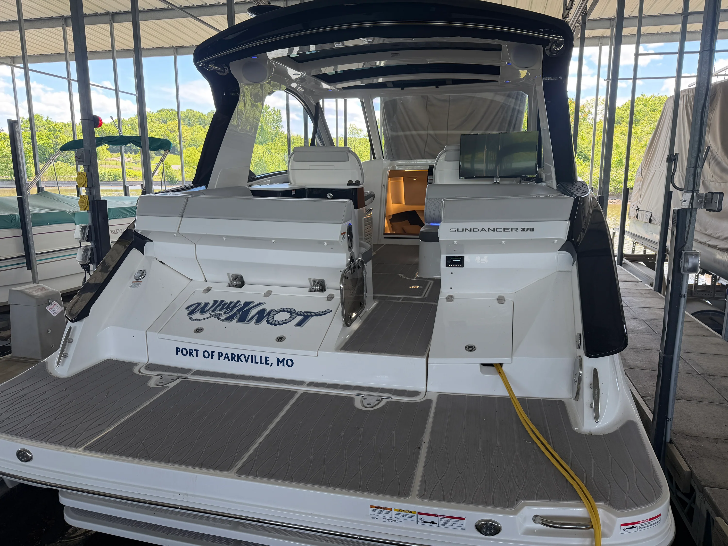 2023 Sea Ray 370 DA Image Thumbnail #3