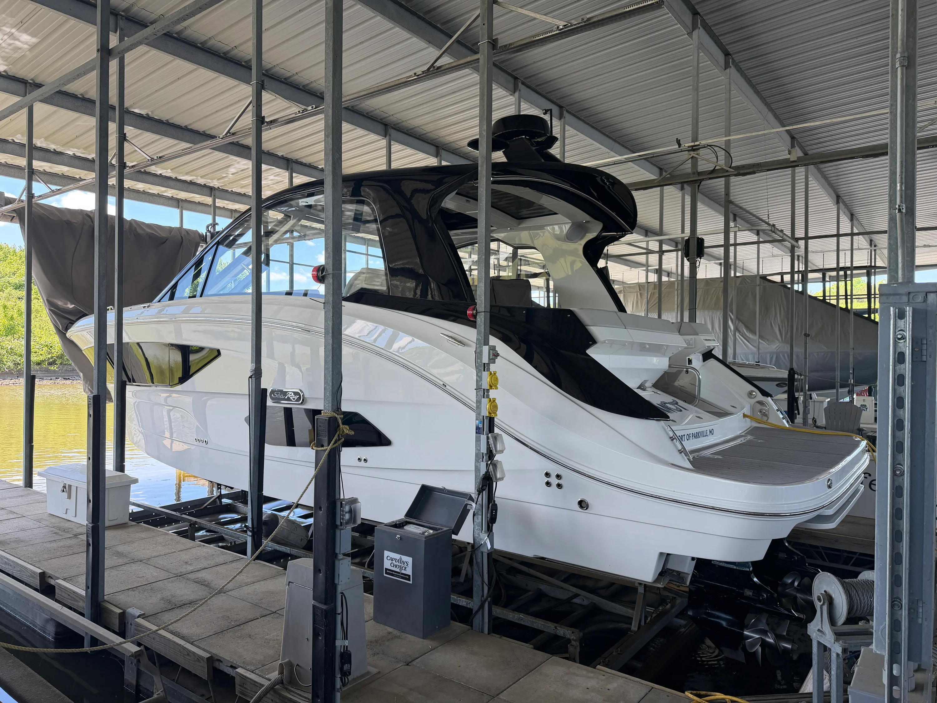 2023 Sea Ray 370 DA Image Thumbnail #0
