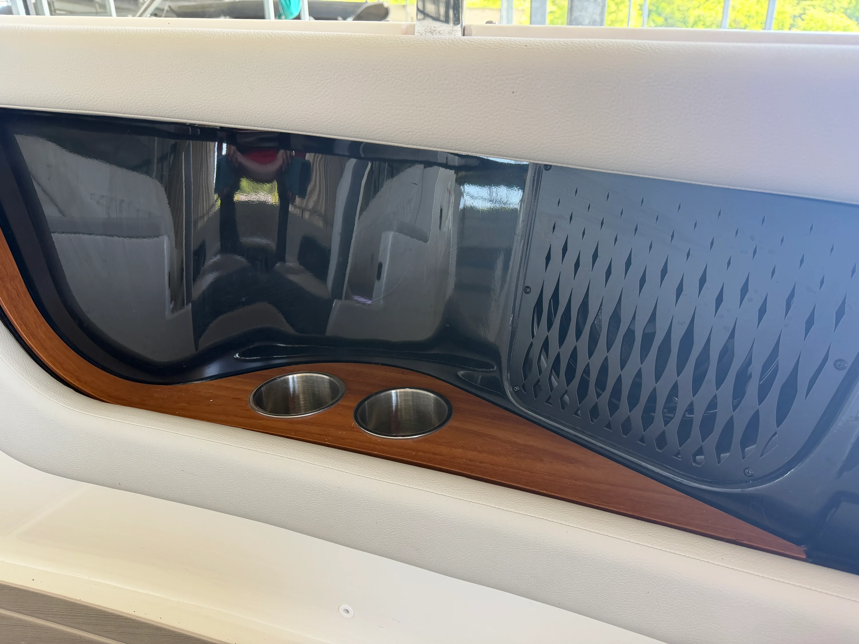2023 Sea Ray 370 DA Image Thumbnail #25