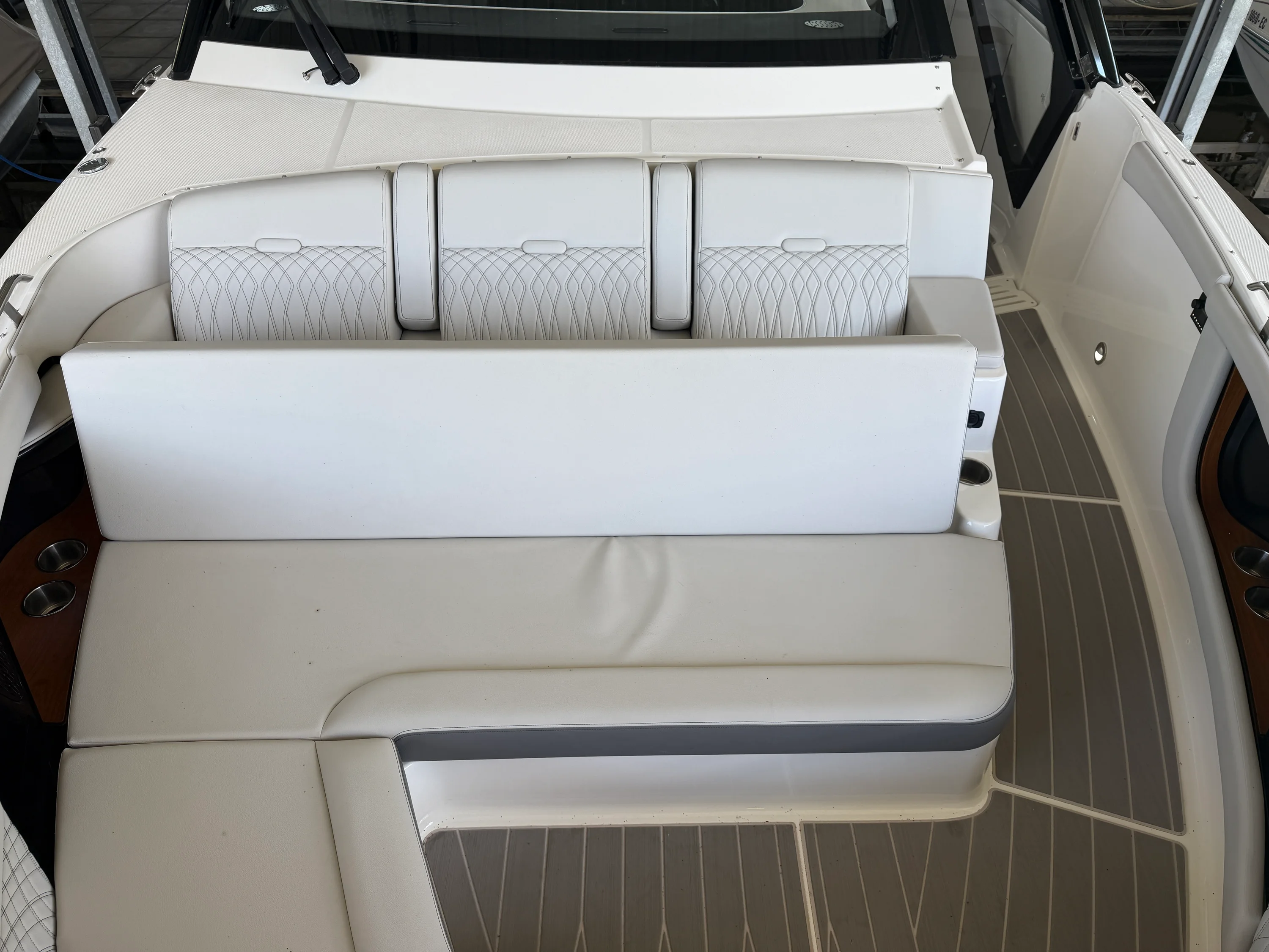 2023 Sea Ray 370 DA Image Thumbnail #13