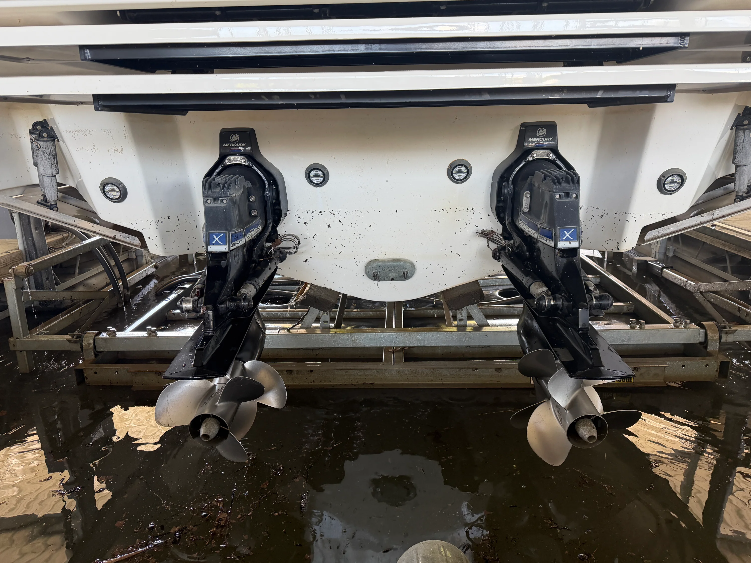 2023 Sea Ray 370 DA Image Thumbnail #4