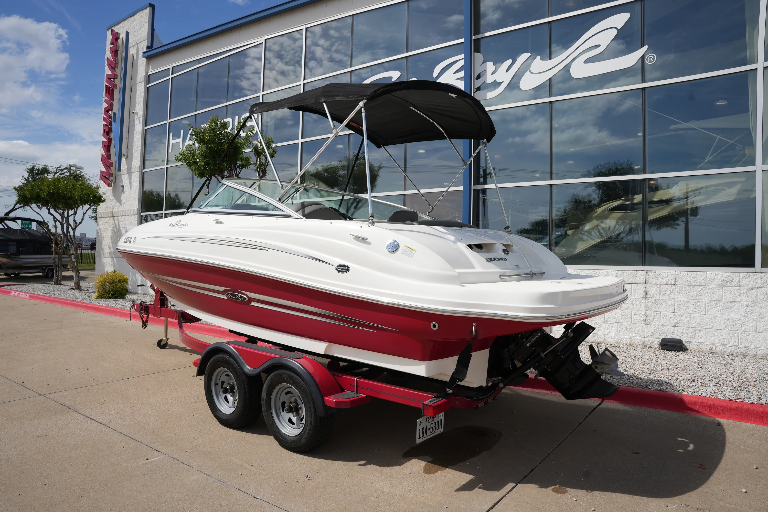 2011 Sea Ray 200 Sundeck Image Thumbnail #2