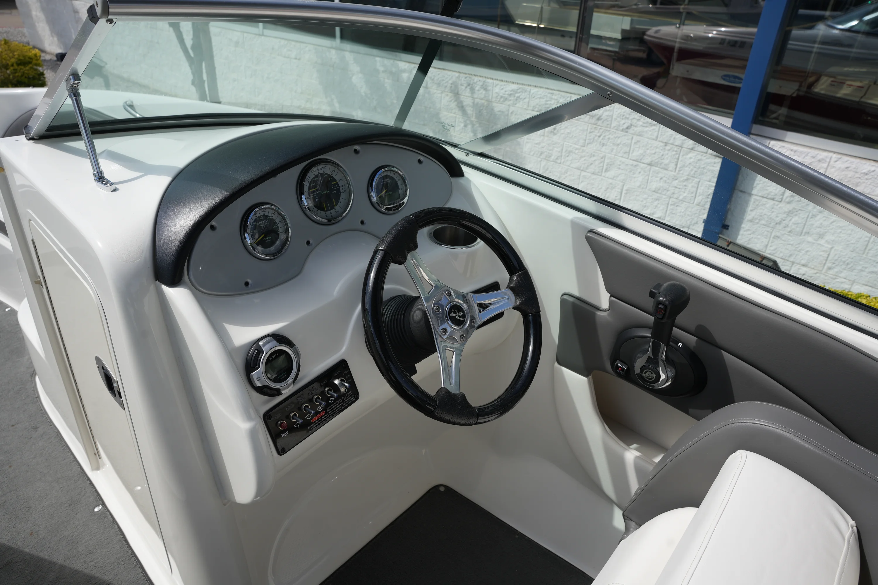 2011 Sea Ray 200 Sundeck Image Thumbnail #17