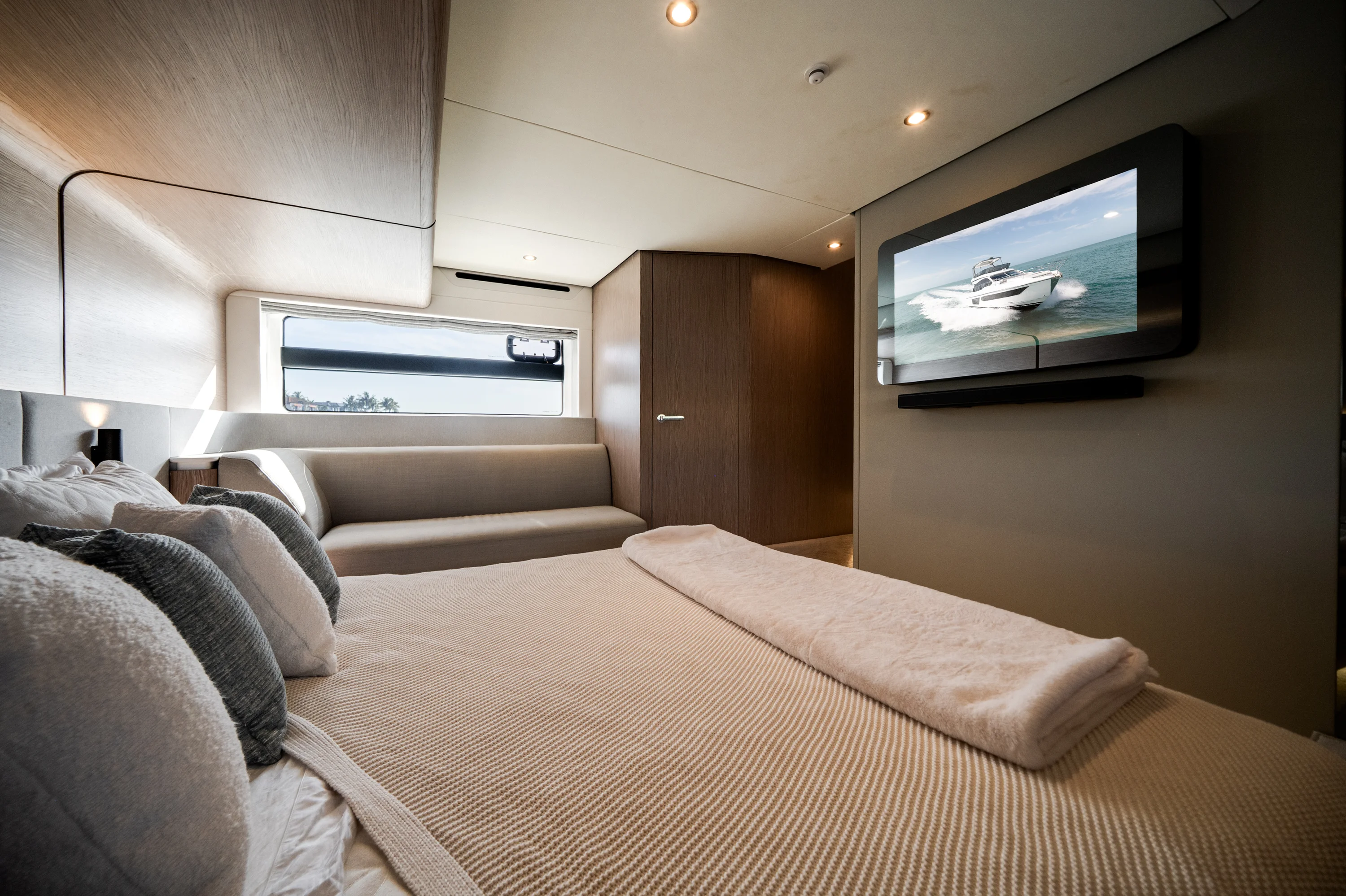 2024 Azimut 53 FLY Image Thumbnail #38