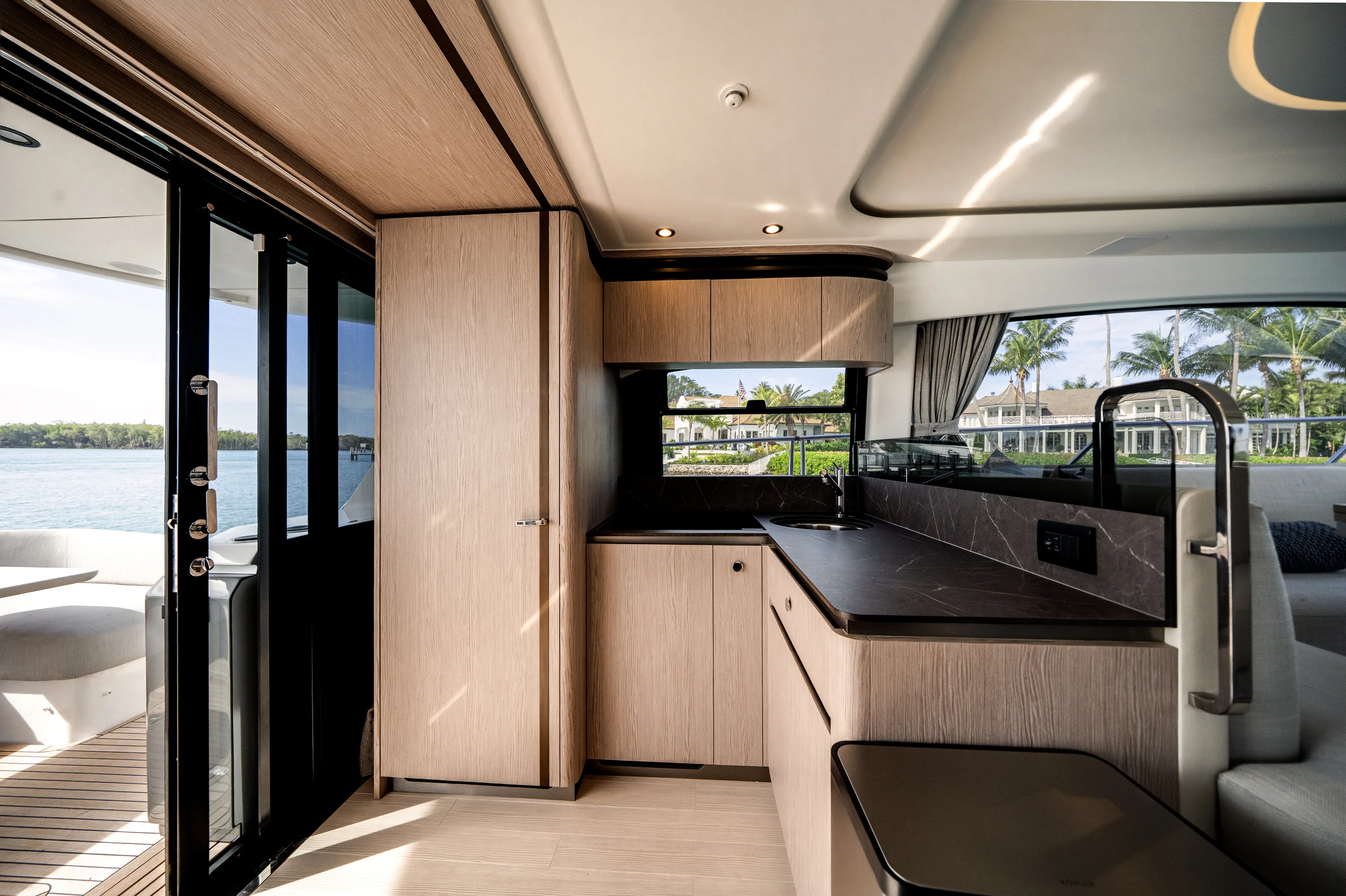 2024 Azimut 53 FLY Image Thumbnail #13