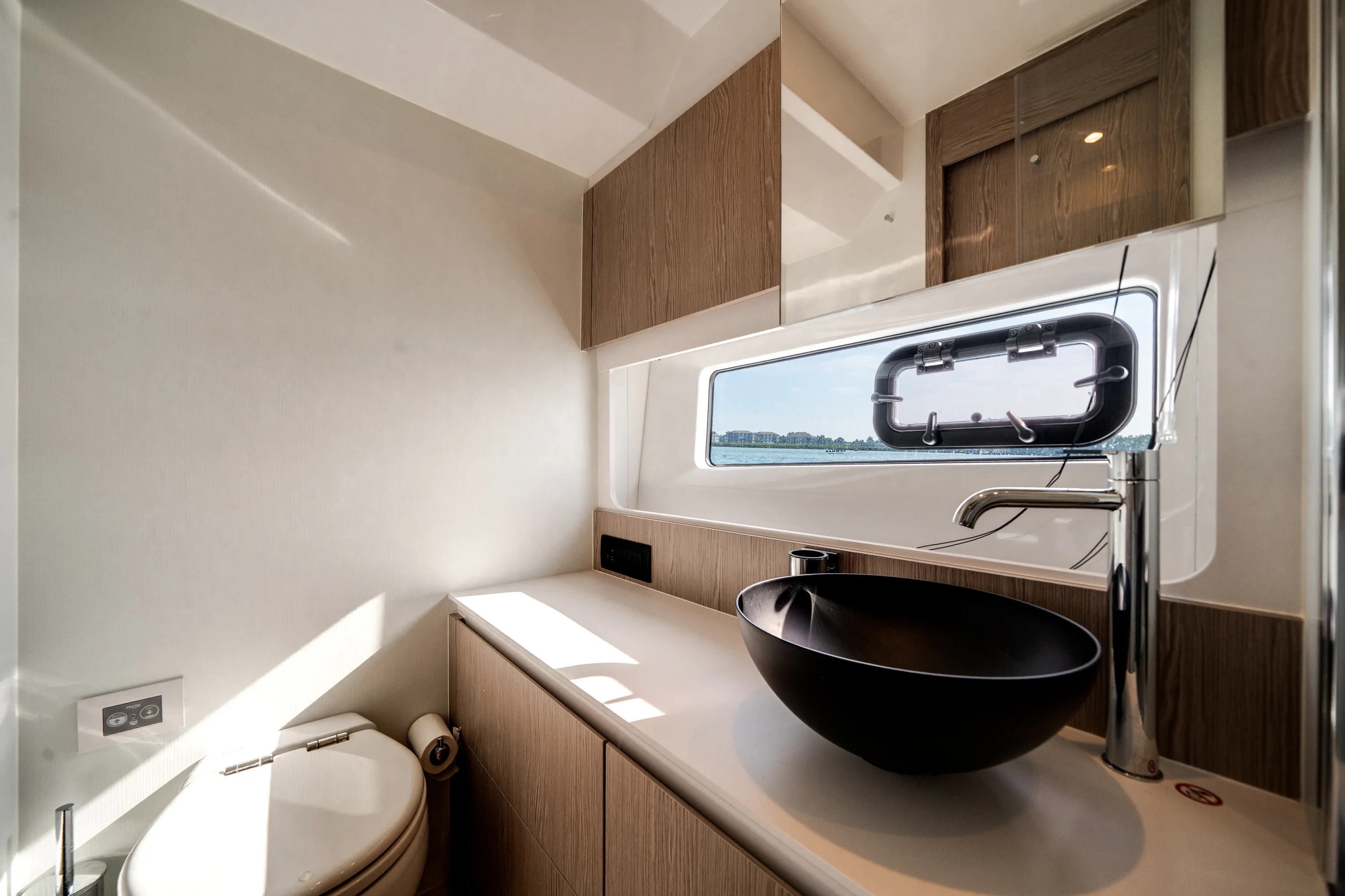 2024 Azimut 53 FLY Image Thumbnail #42