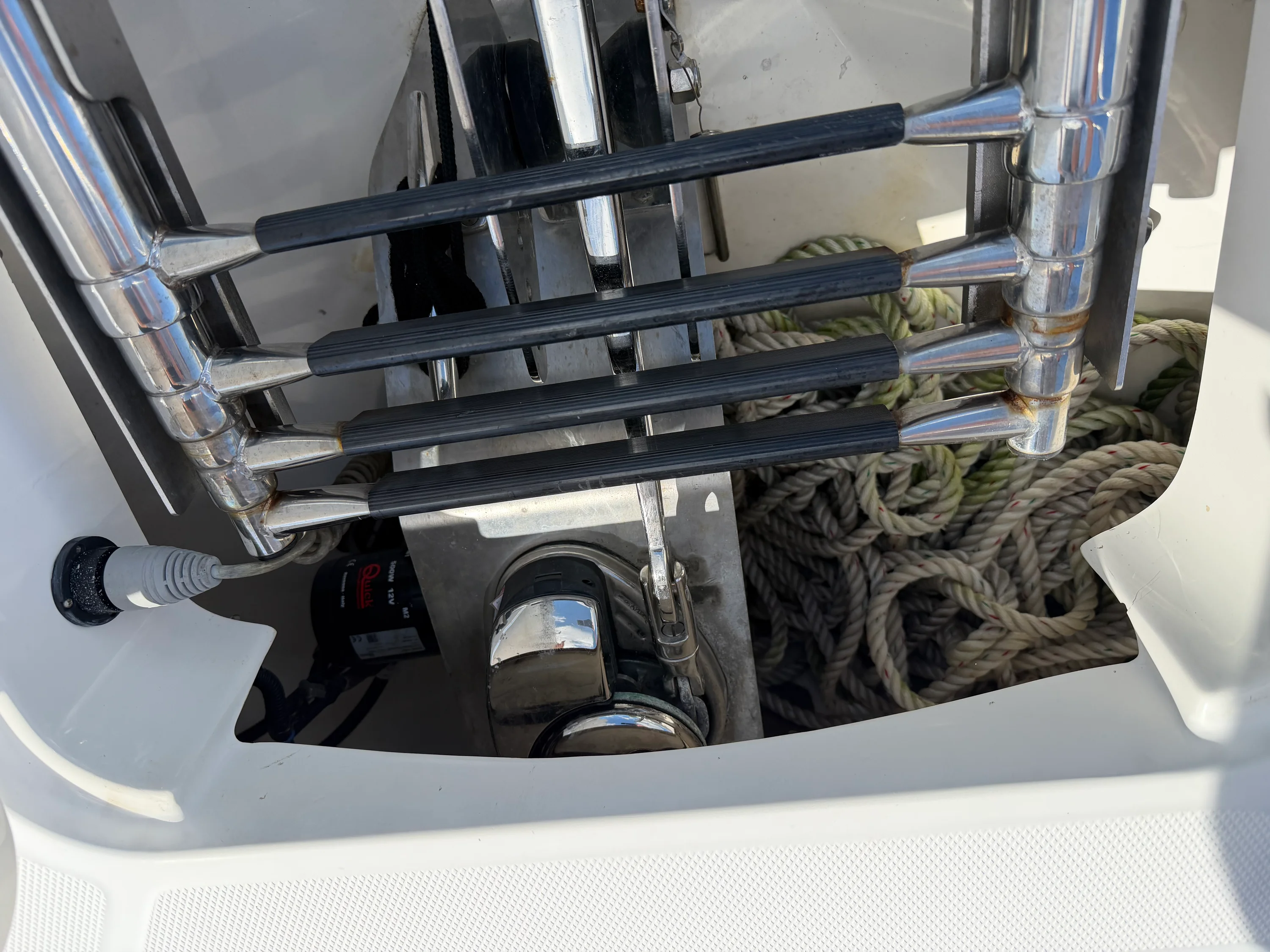 2018 Boston Whaler 270 DAUNTLESS Image Thumbnail #16