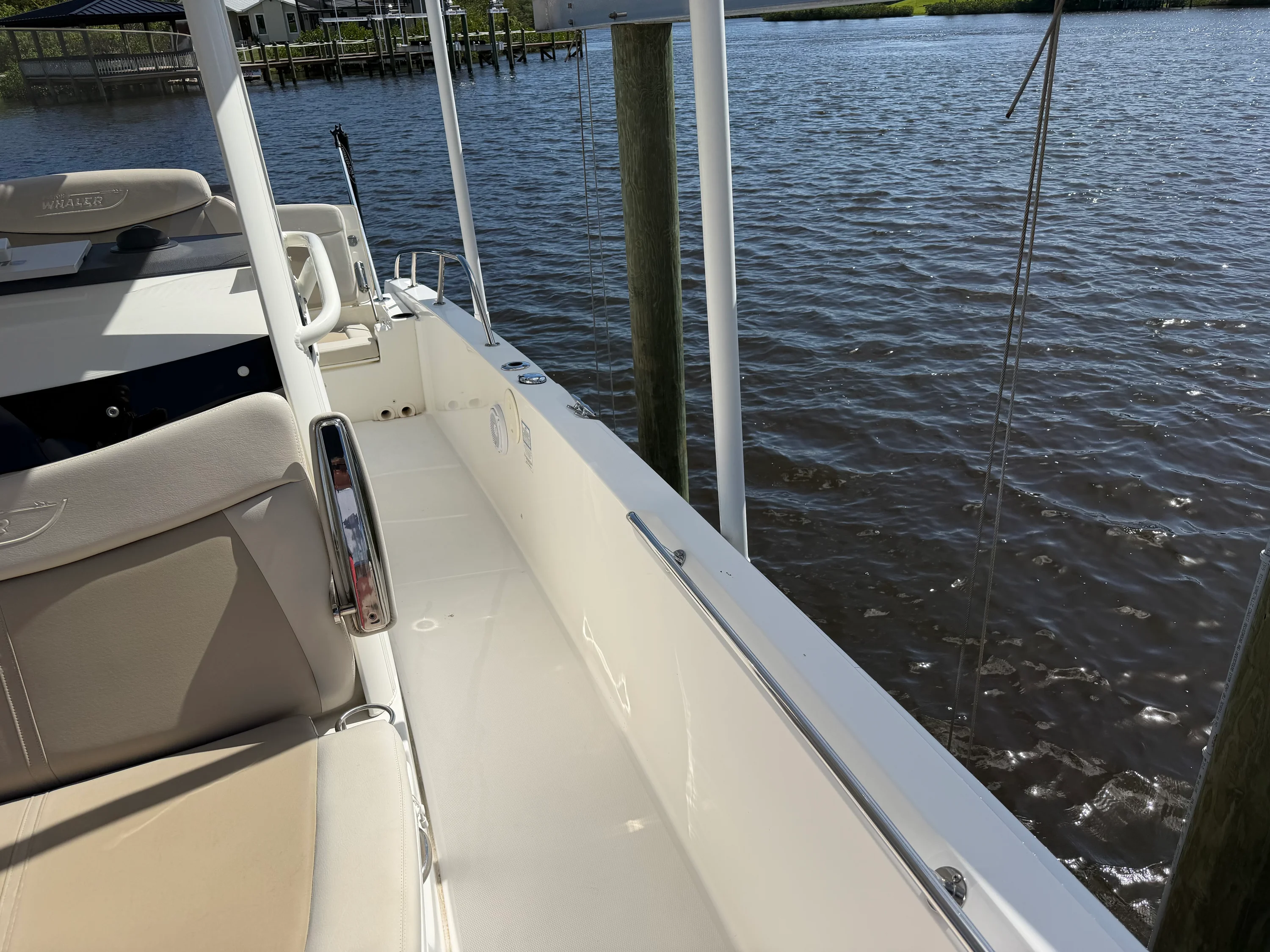 2018 Boston Whaler 270 DAUNTLESS Image Thumbnail #13